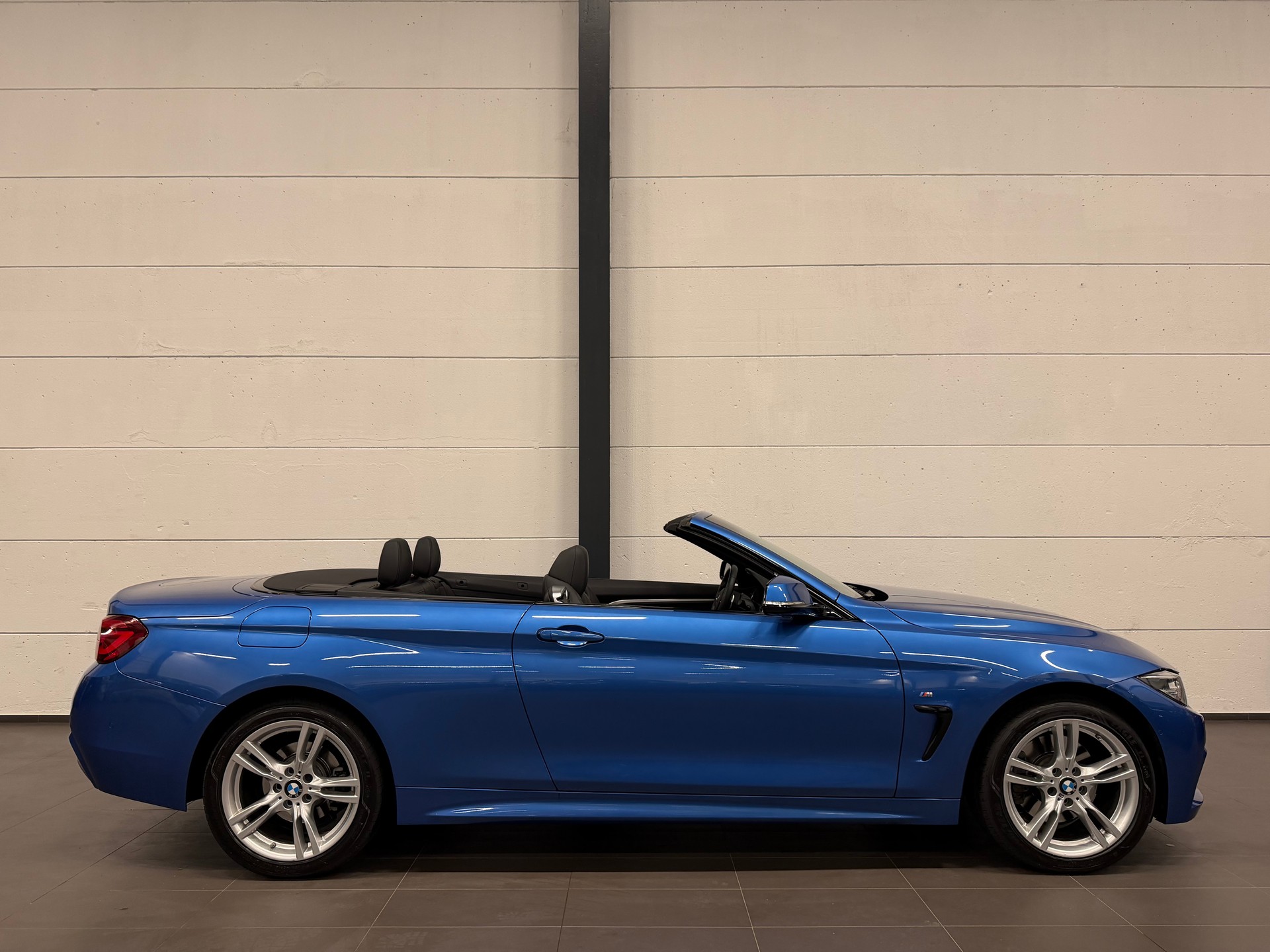 BMW 430i Cabriolet xDrive MSport Steptronic-image-8
