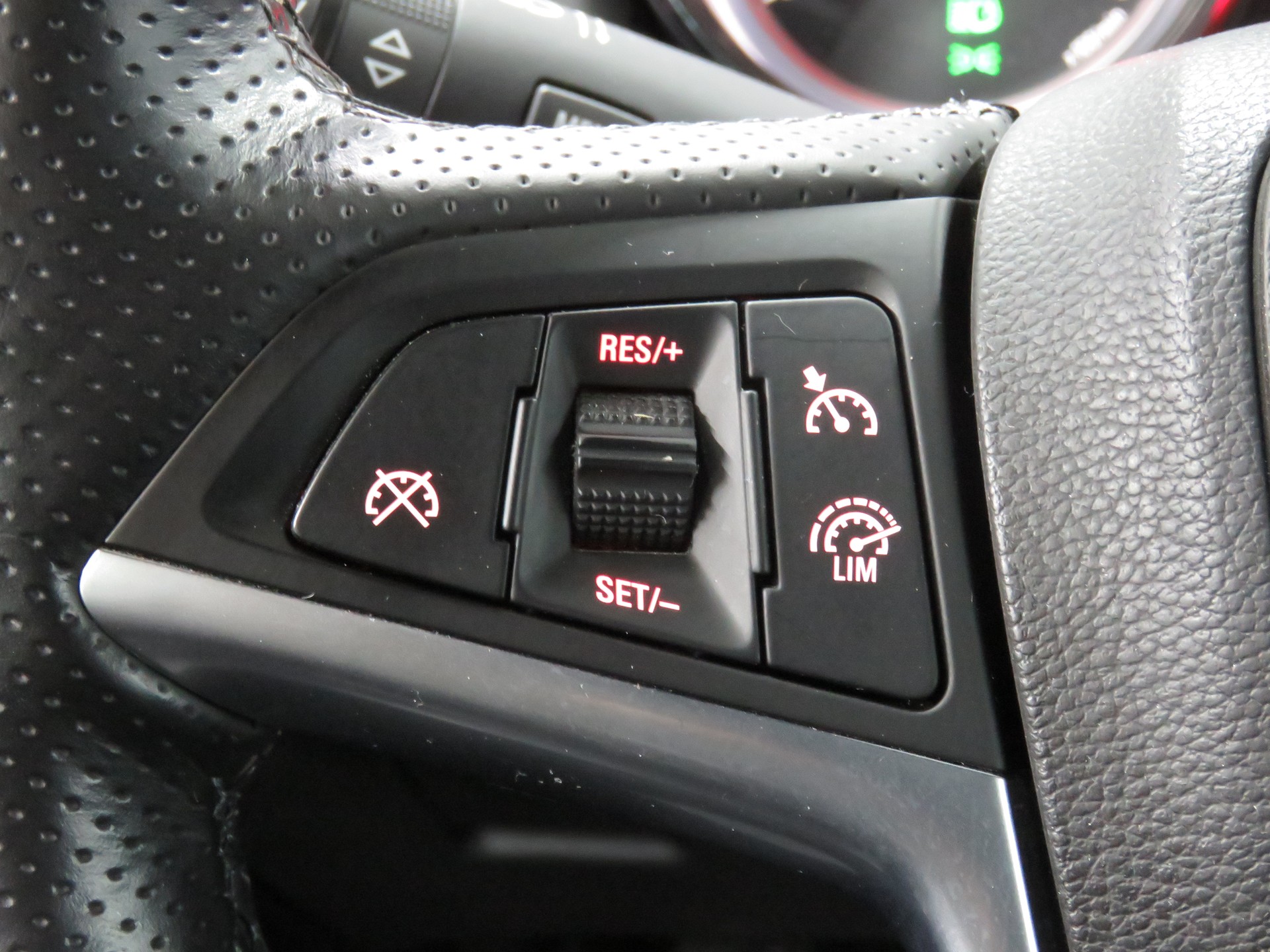 OPEL Cascada 1.6i 16V Cosmo-image-19