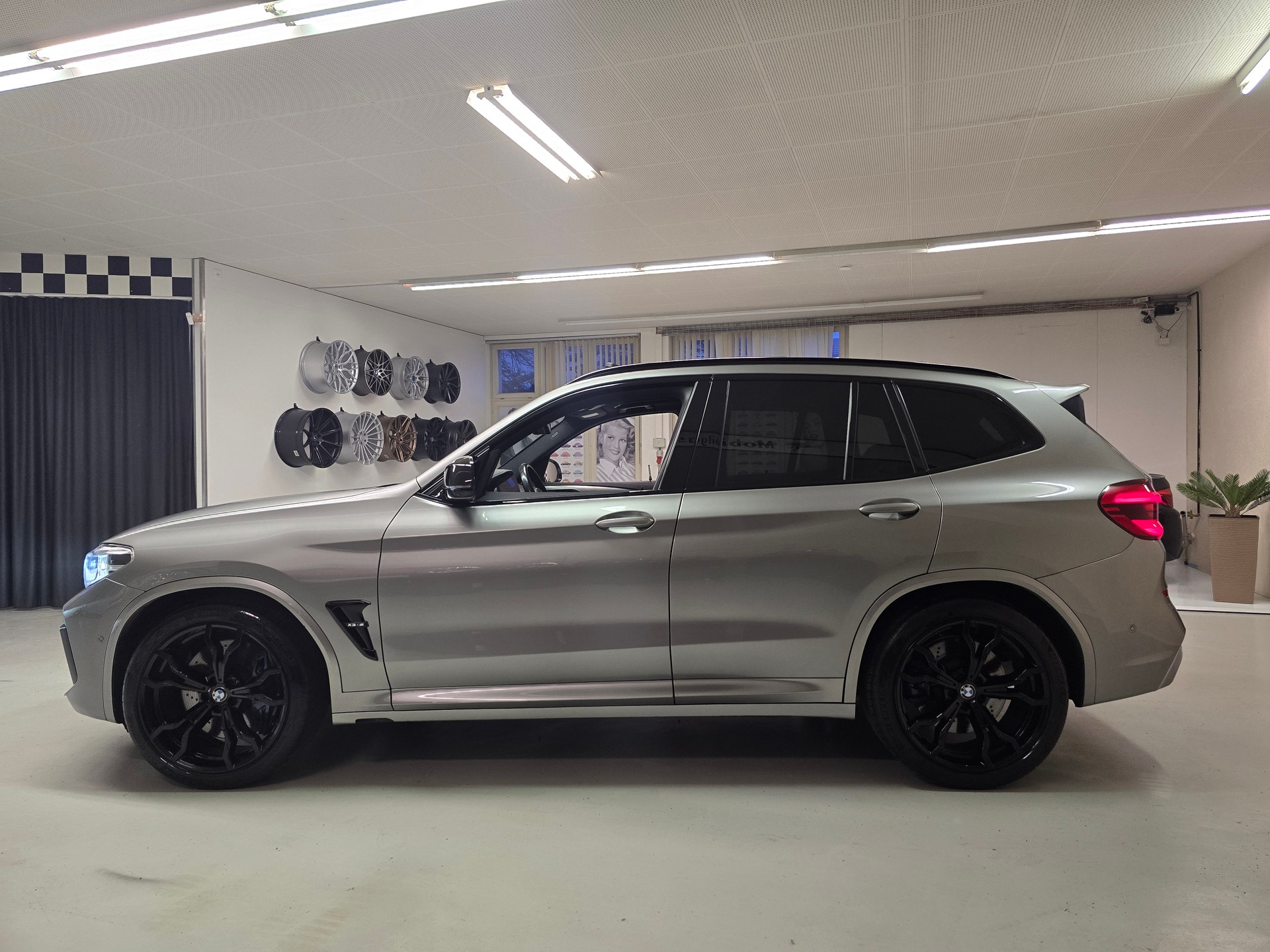BMW X3 xDrive M Competition Steptronic * CH FHZ * Sitzlüftung * Panorama * 360 Grad * Lenkradheizung *-image-3