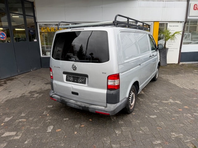 VW T5 2.0 TDI-image-5