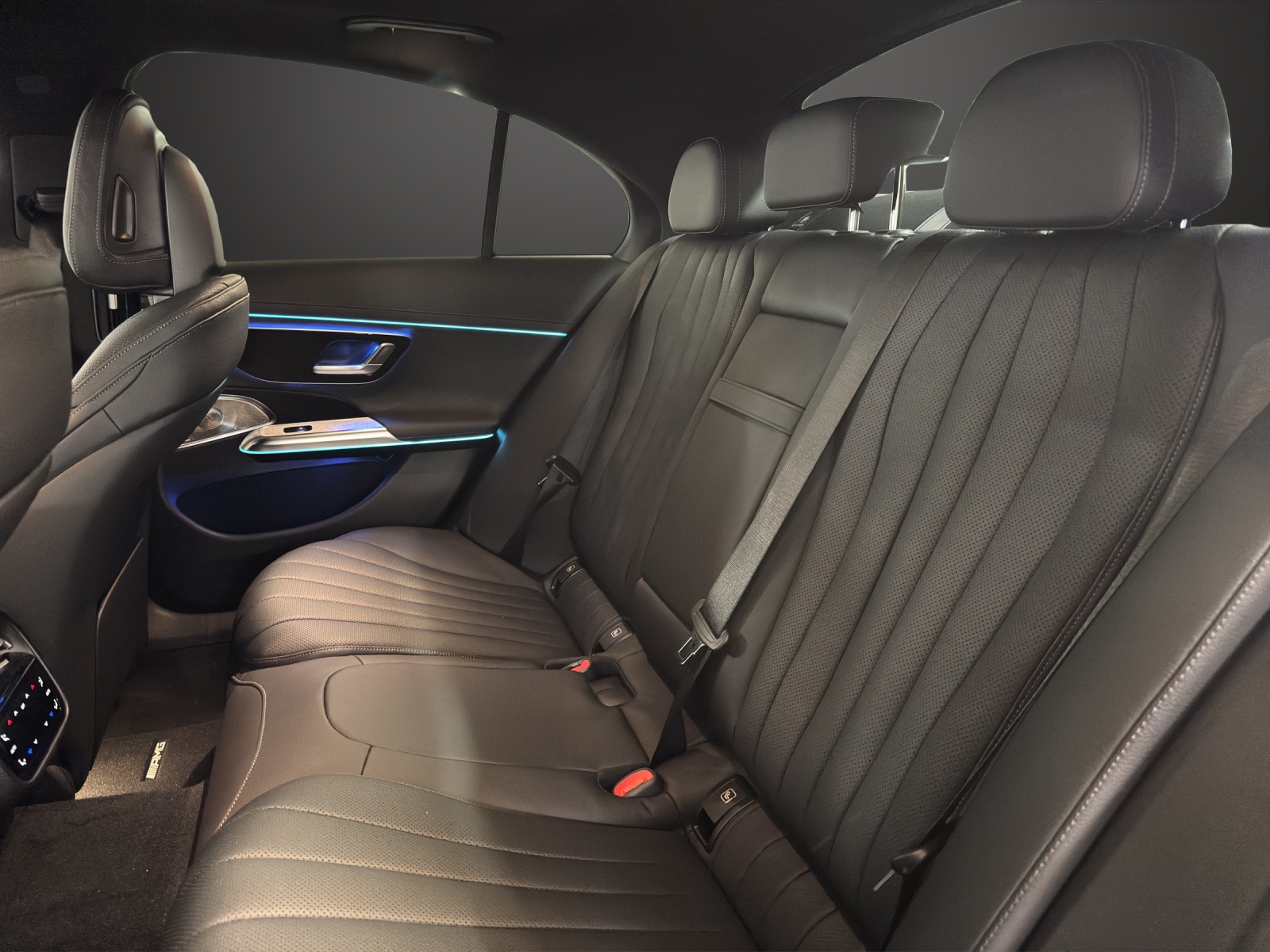 MERCEDES-BENZ E 220 d 4MATIC Limousine-image-14