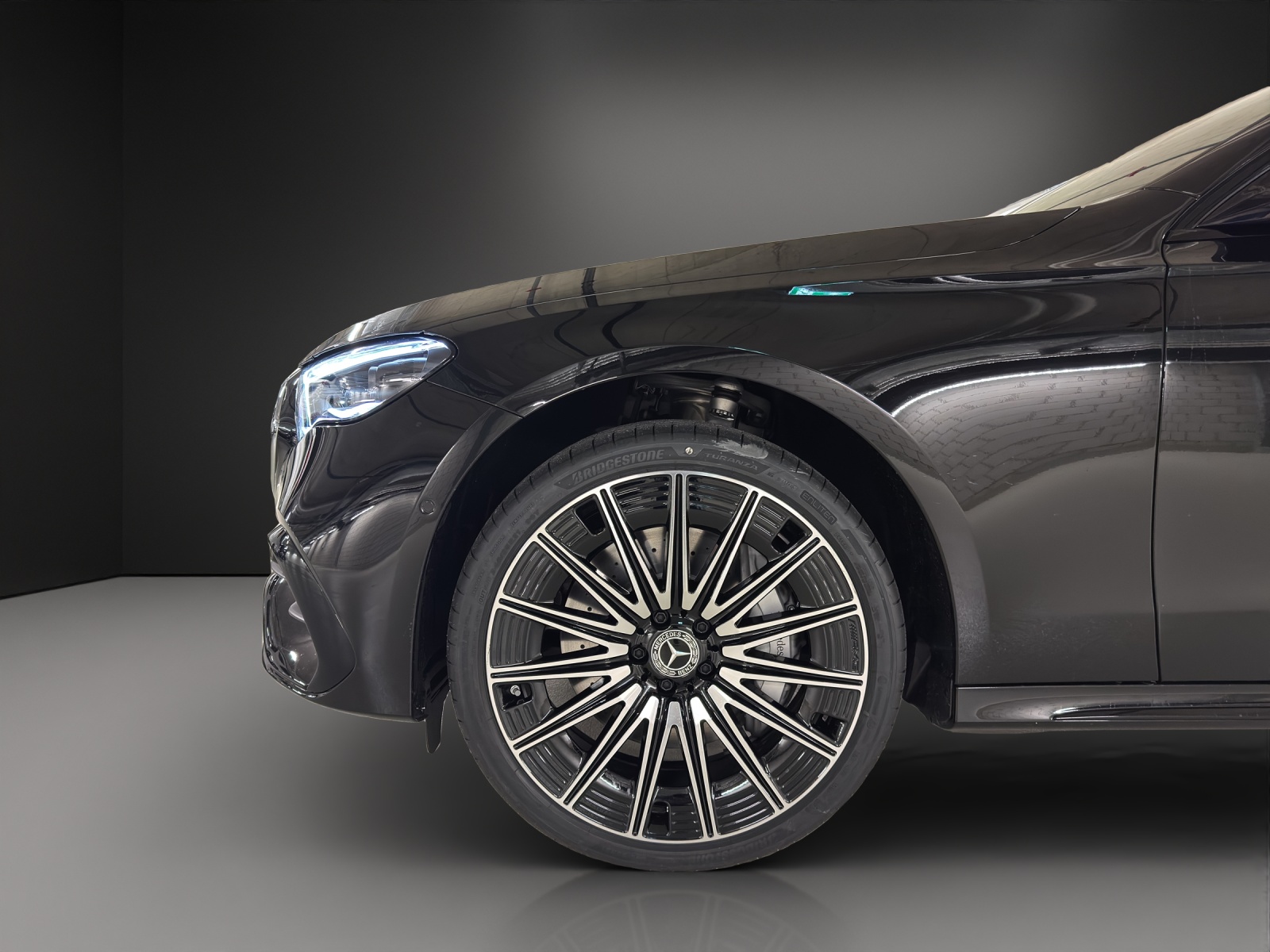 MERCEDES-BENZ E 220 d 4MATIC Limousine-image-8