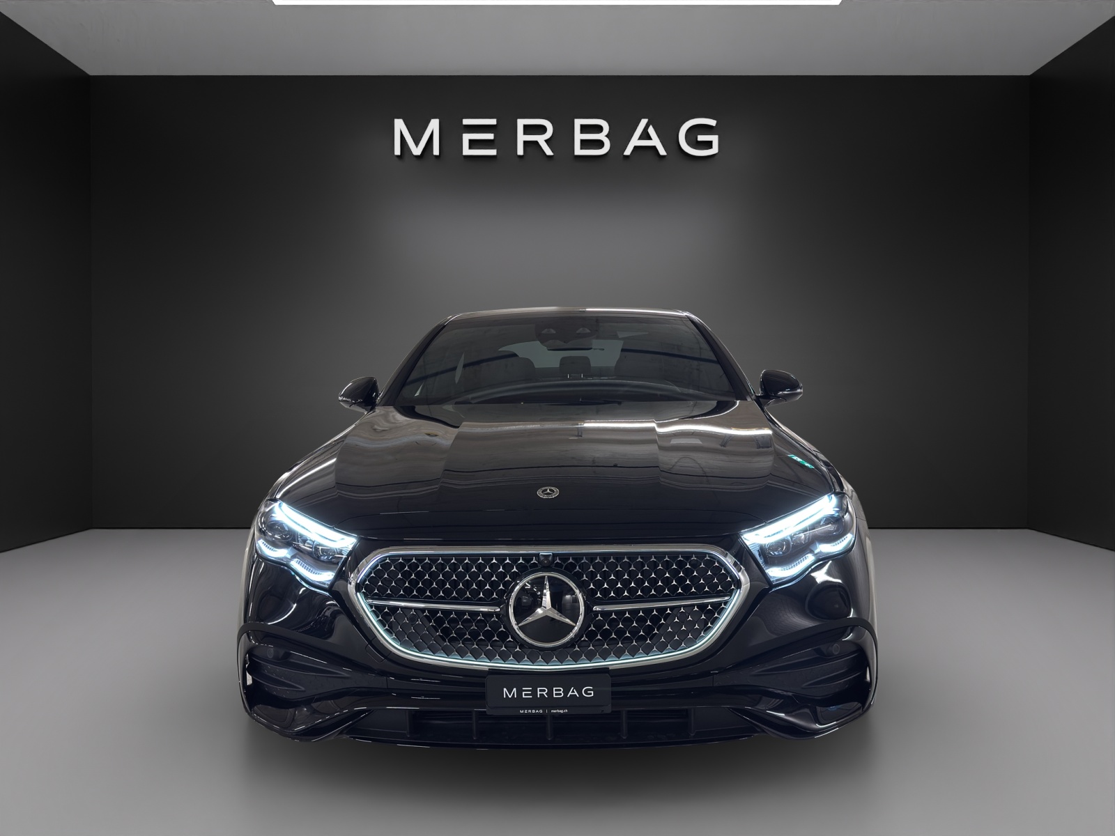 MERCEDES-BENZ E 220 d 4MATIC Limousine-image-1