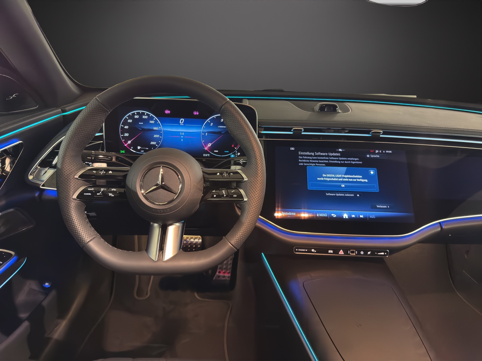 MERCEDES-BENZ E 220 d 4MATIC Limousine-image-11