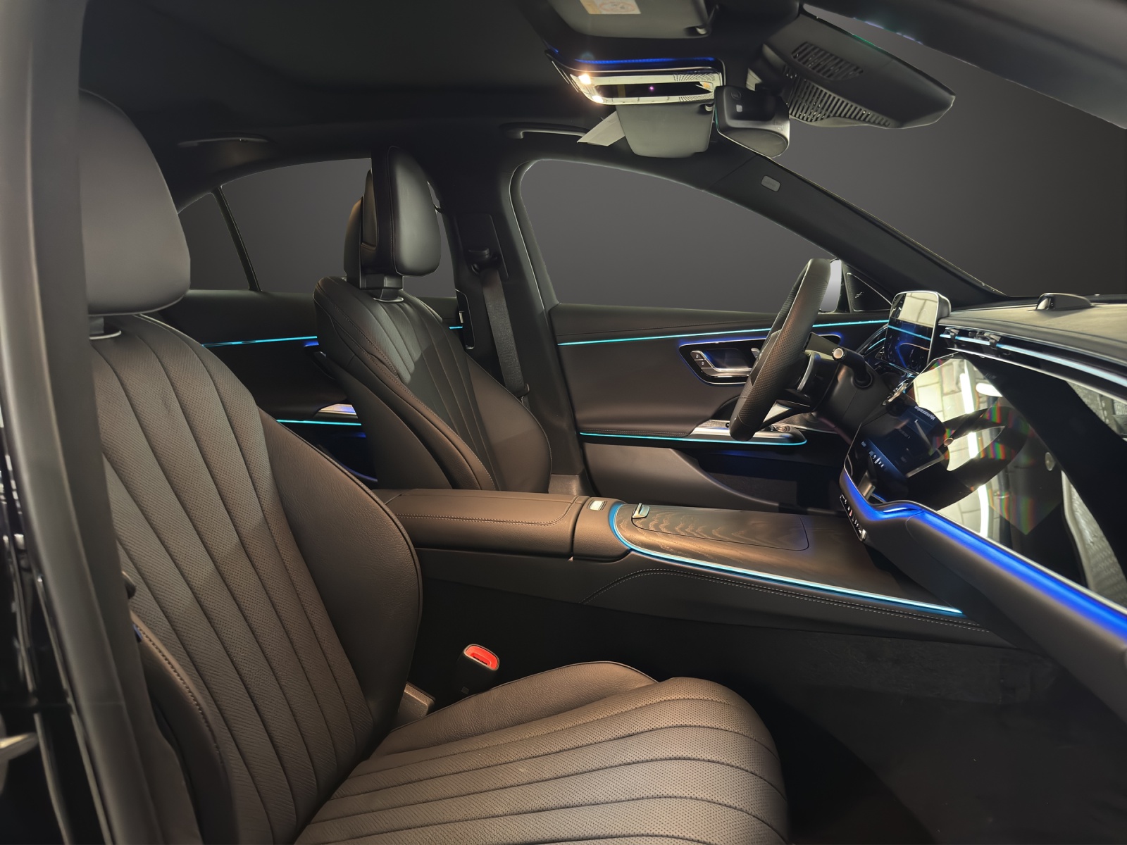 MERCEDES-BENZ E 220 d 4MATIC Limousine-image-13