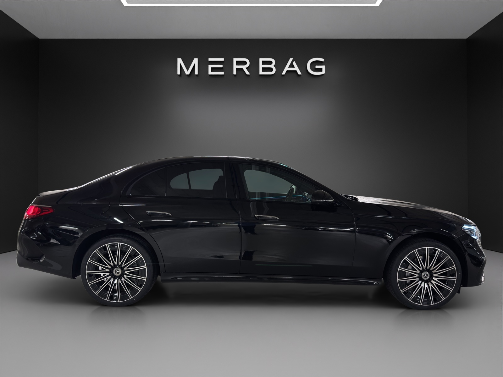 MERCEDES-BENZ E 220 d 4MATIC Limousine-image-7