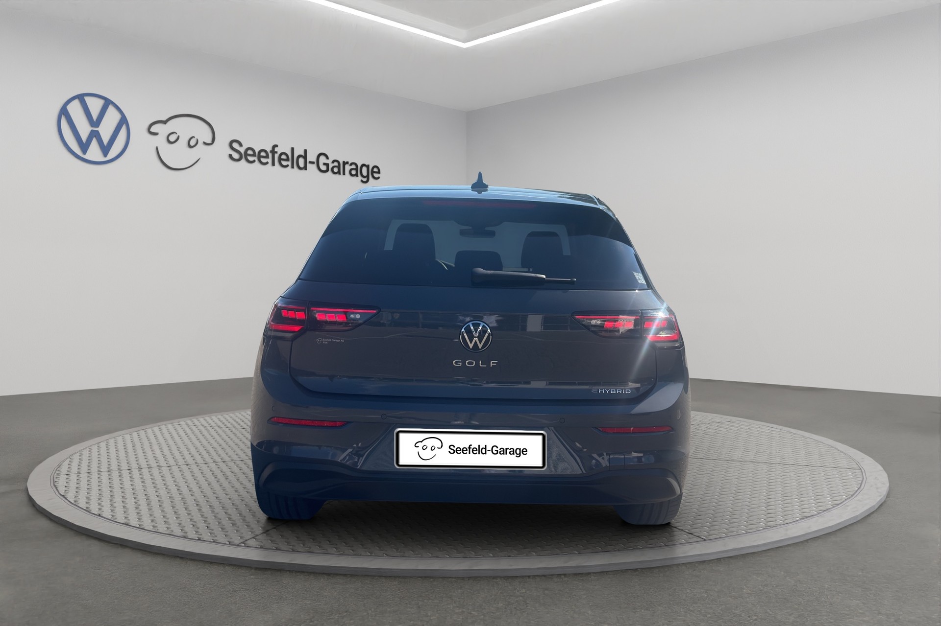 VW Golf 1.5 TSI PHEV Life-image-4