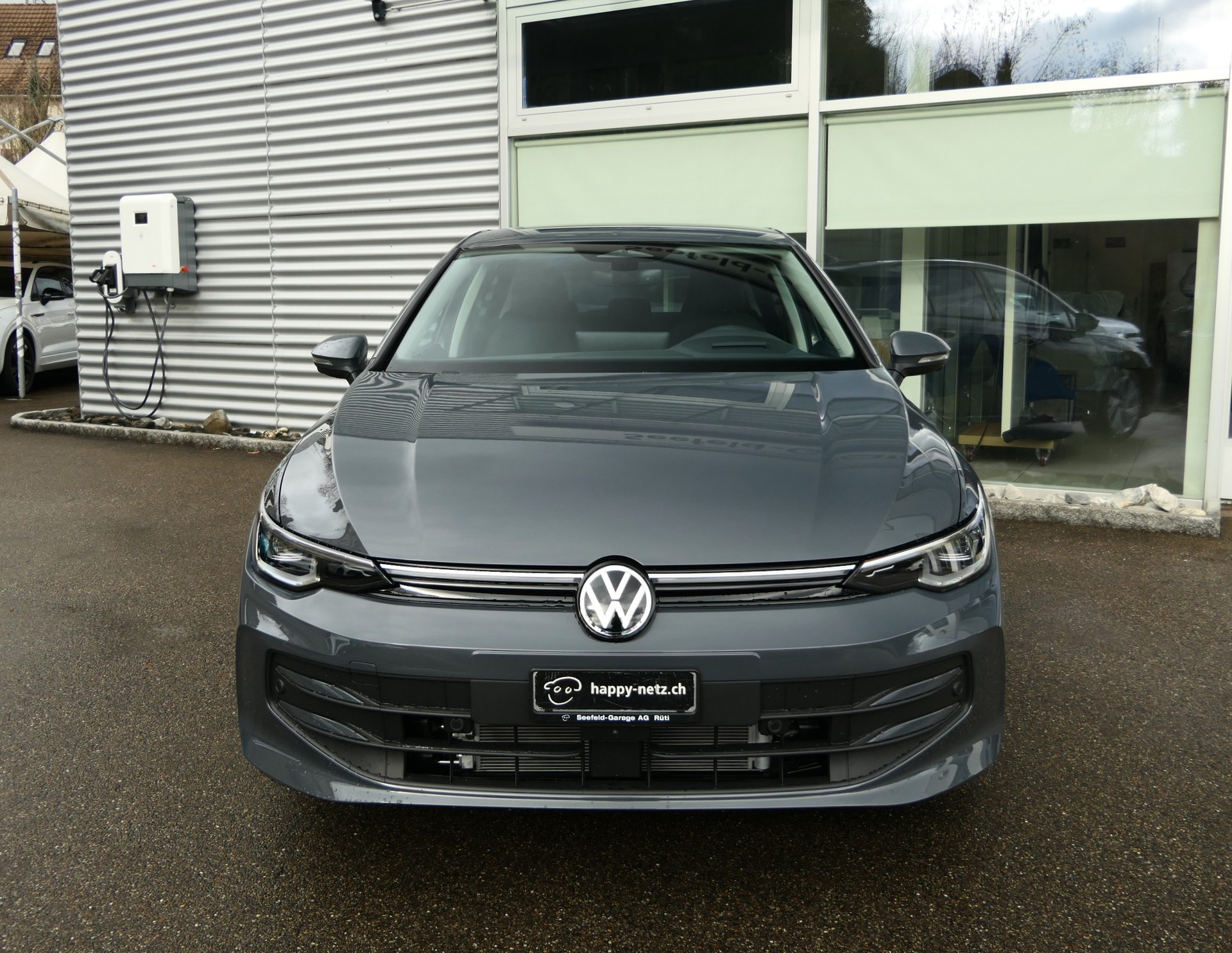 VW Golf 1.5 TSI PHEV Life-image-1