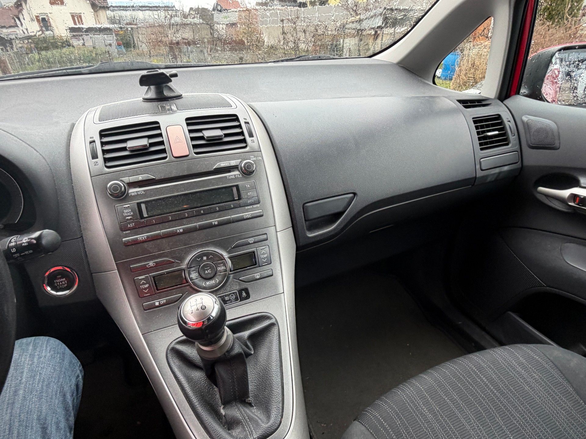 TOYOTA Auris 1.6 Linea Sol-image-5