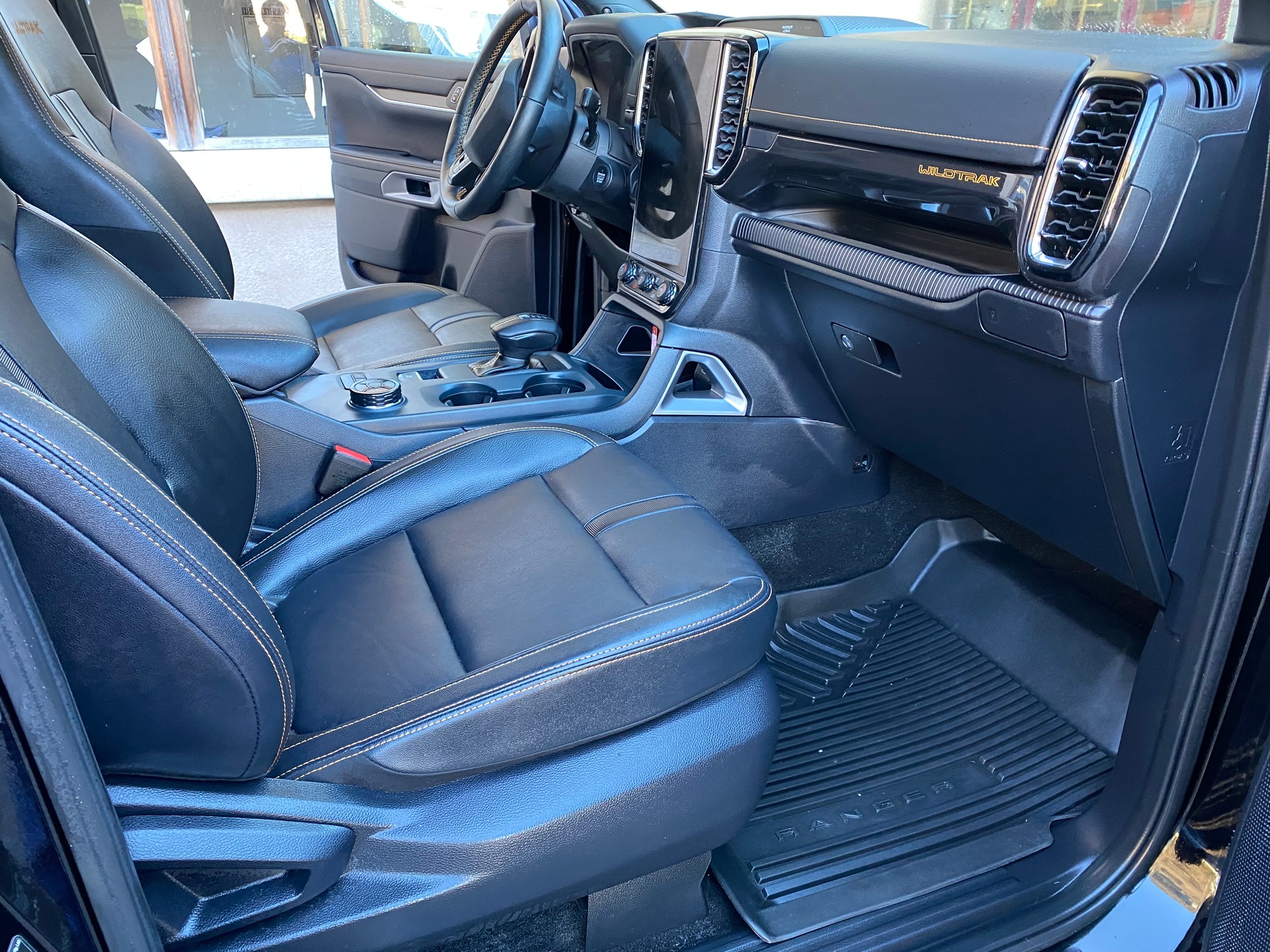 FORD Ranger Wildtrak 2.0 Eco Blue e-4WD Automat-image-6