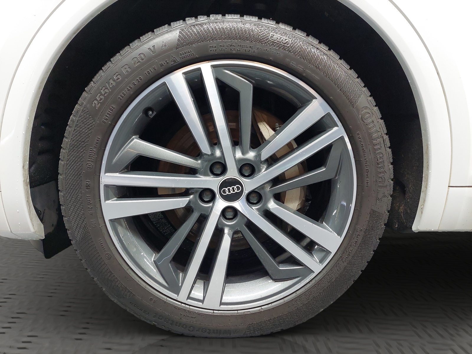 AUDI Q5 50 TFSI e PHEV Black Edition quattro S-tronic-image-12
