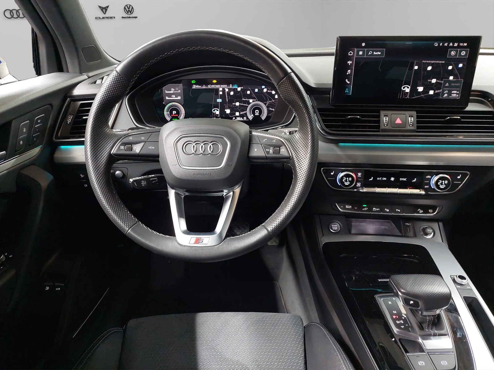 AUDI Q5 50 TFSI e PHEV Black Edition quattro S-tronic-image-6