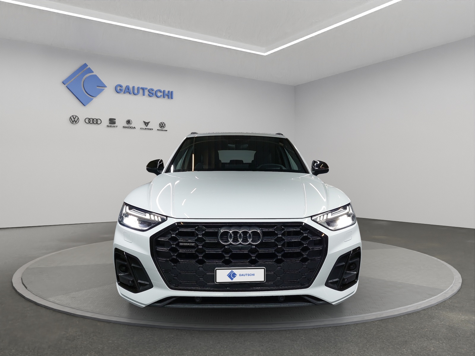 AUDI Q5 50 TFSI e PHEV Black Edition quattro S-tronic-image-4