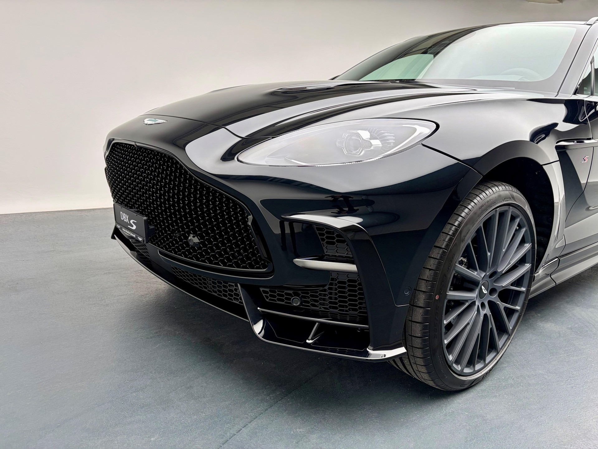 ASTON MARTIN DBX S 4.0 V8 Bi-Turbo-image-21