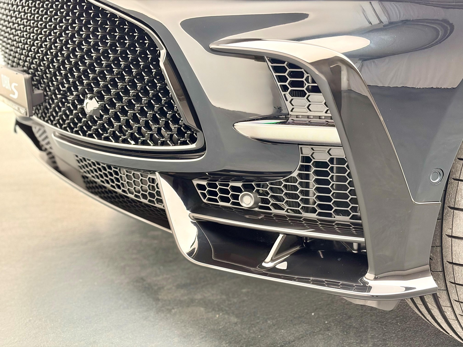 ASTON MARTIN DBX S 4.0 V8 Bi-Turbo-image-22