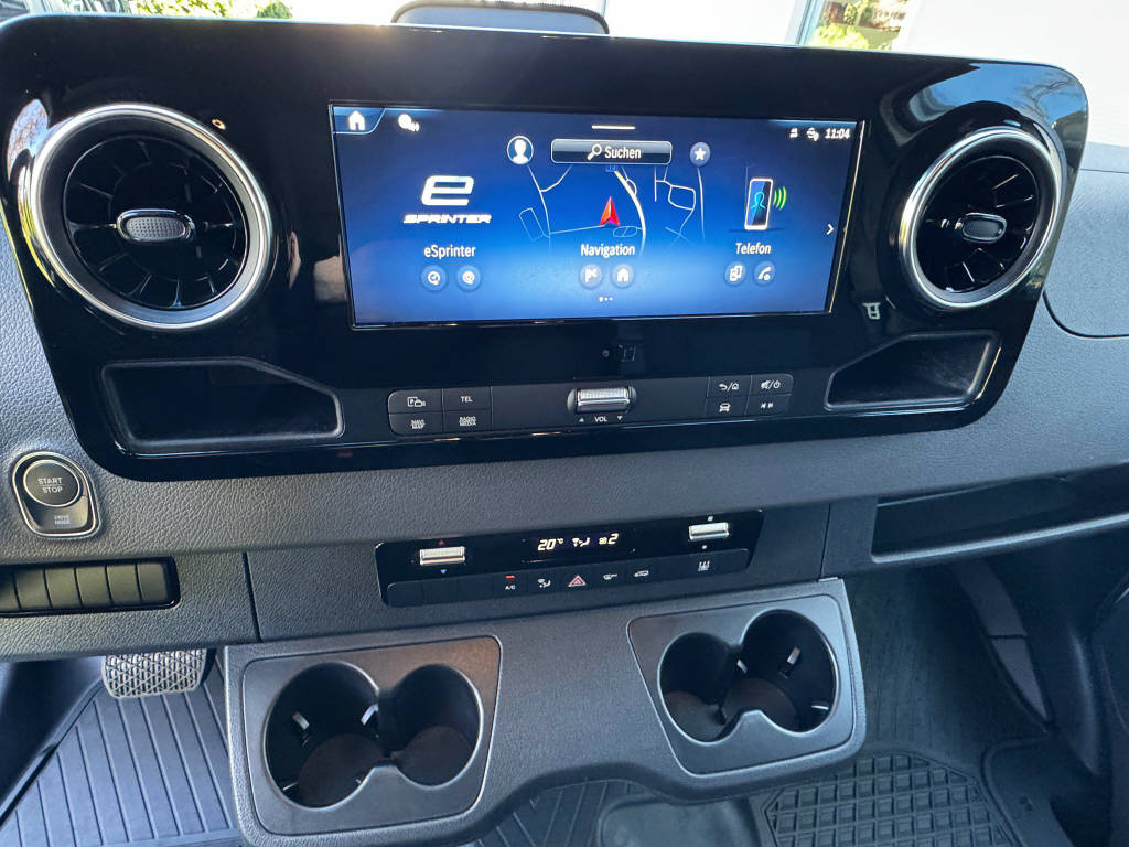 MERCEDES-BENZ eSprinter 420 Pro Aufbau mit Hebebühne 4325 L 81 kWh-image-9