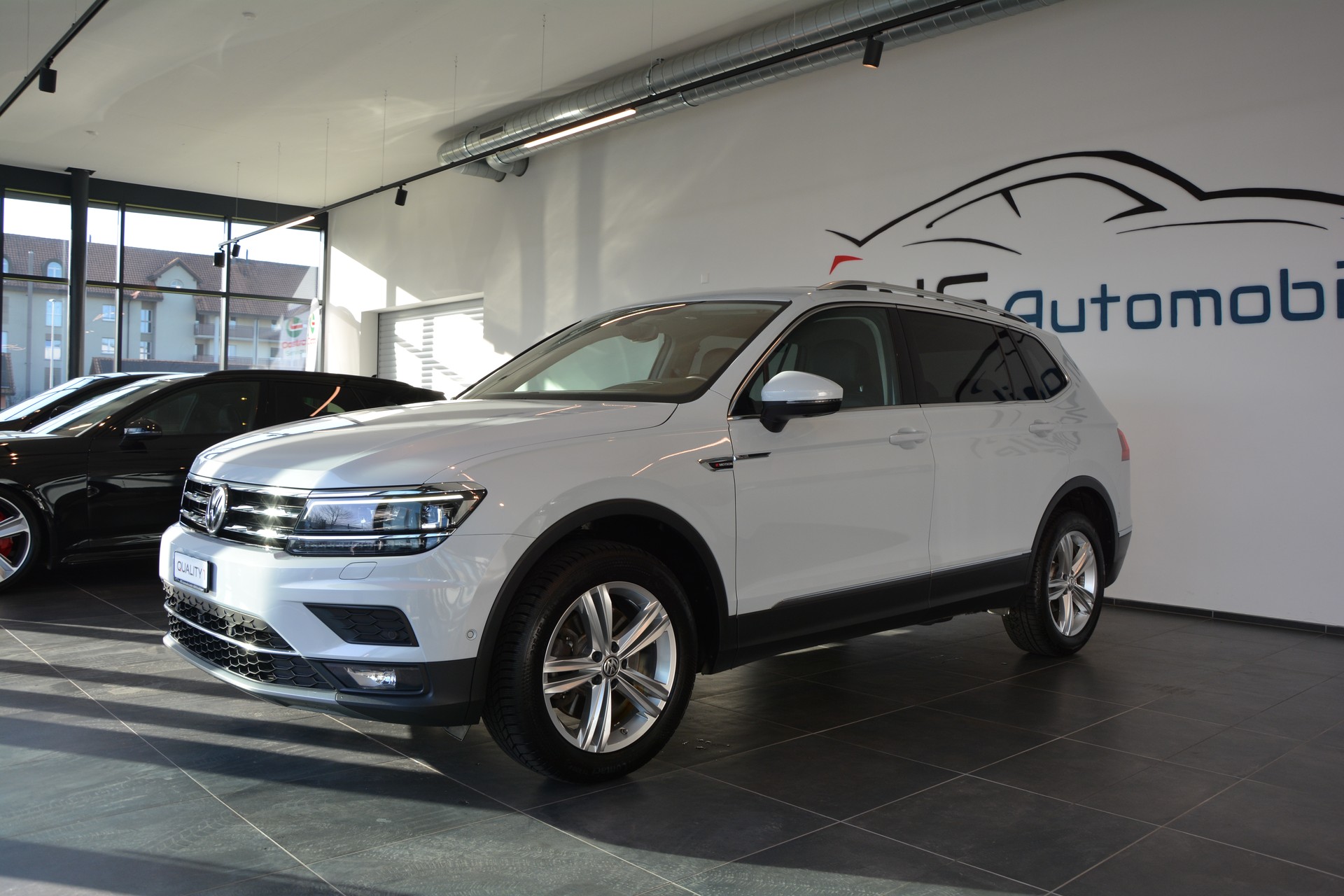 VW Tiguan Allspace 2.0TSI Highline 4Motion DSG-image-1