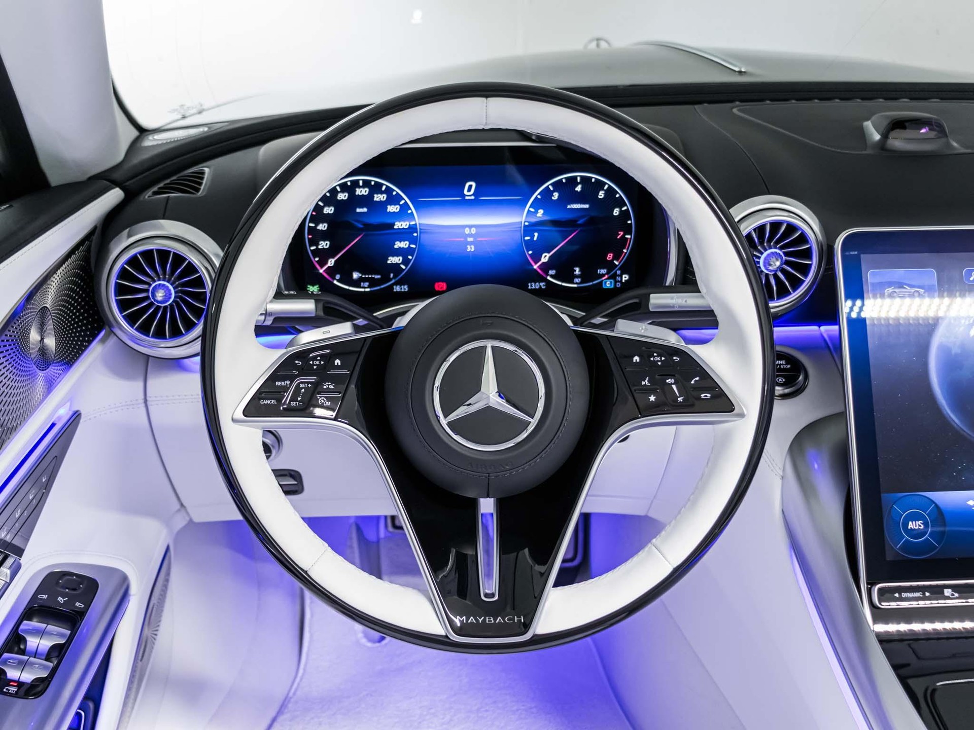 MERCEDES-BENZ SL 680 Monogram Series Maybach-image-8