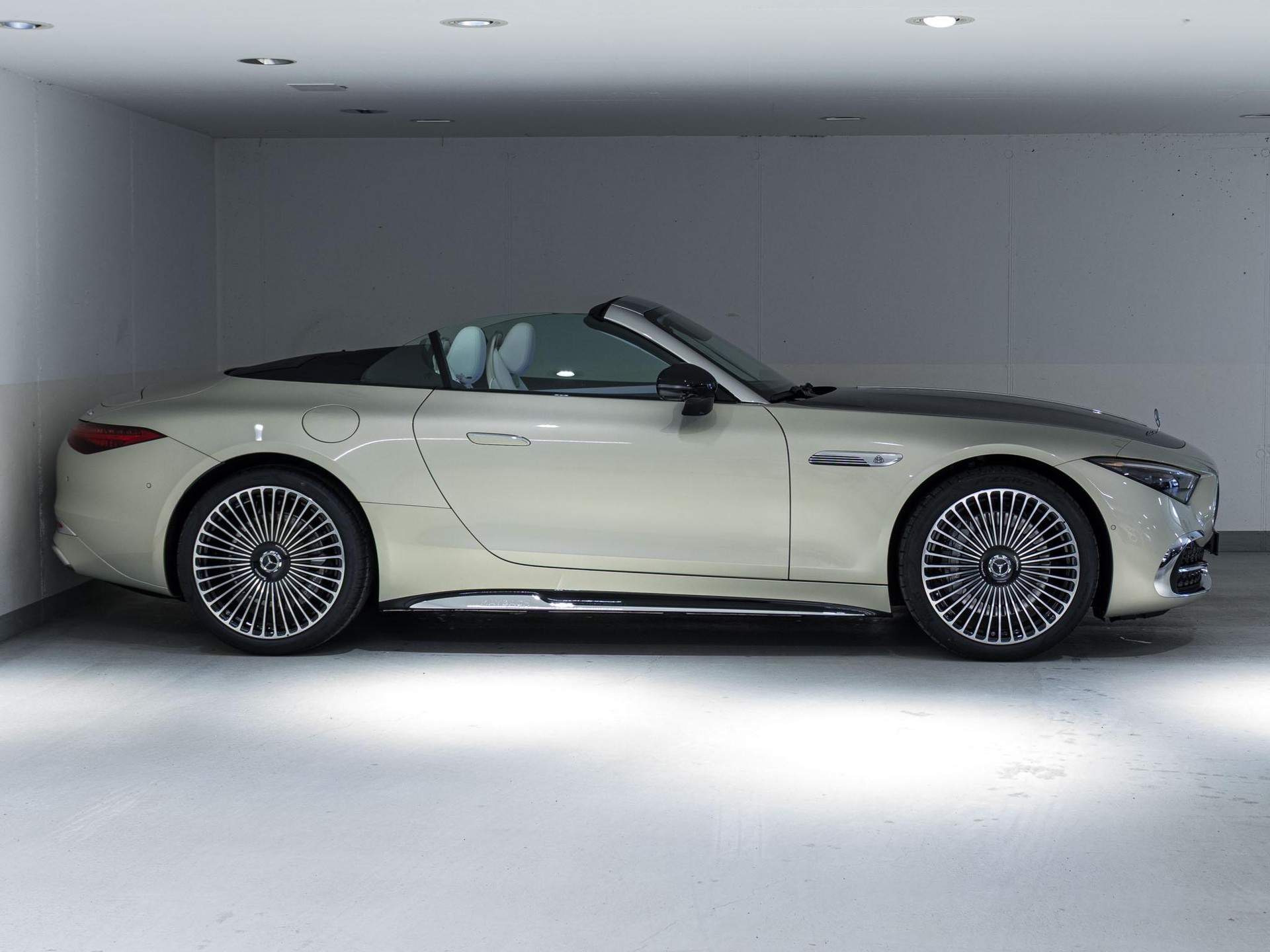 MERCEDES-BENZ SL 680 Monogram Series Maybach-image-1