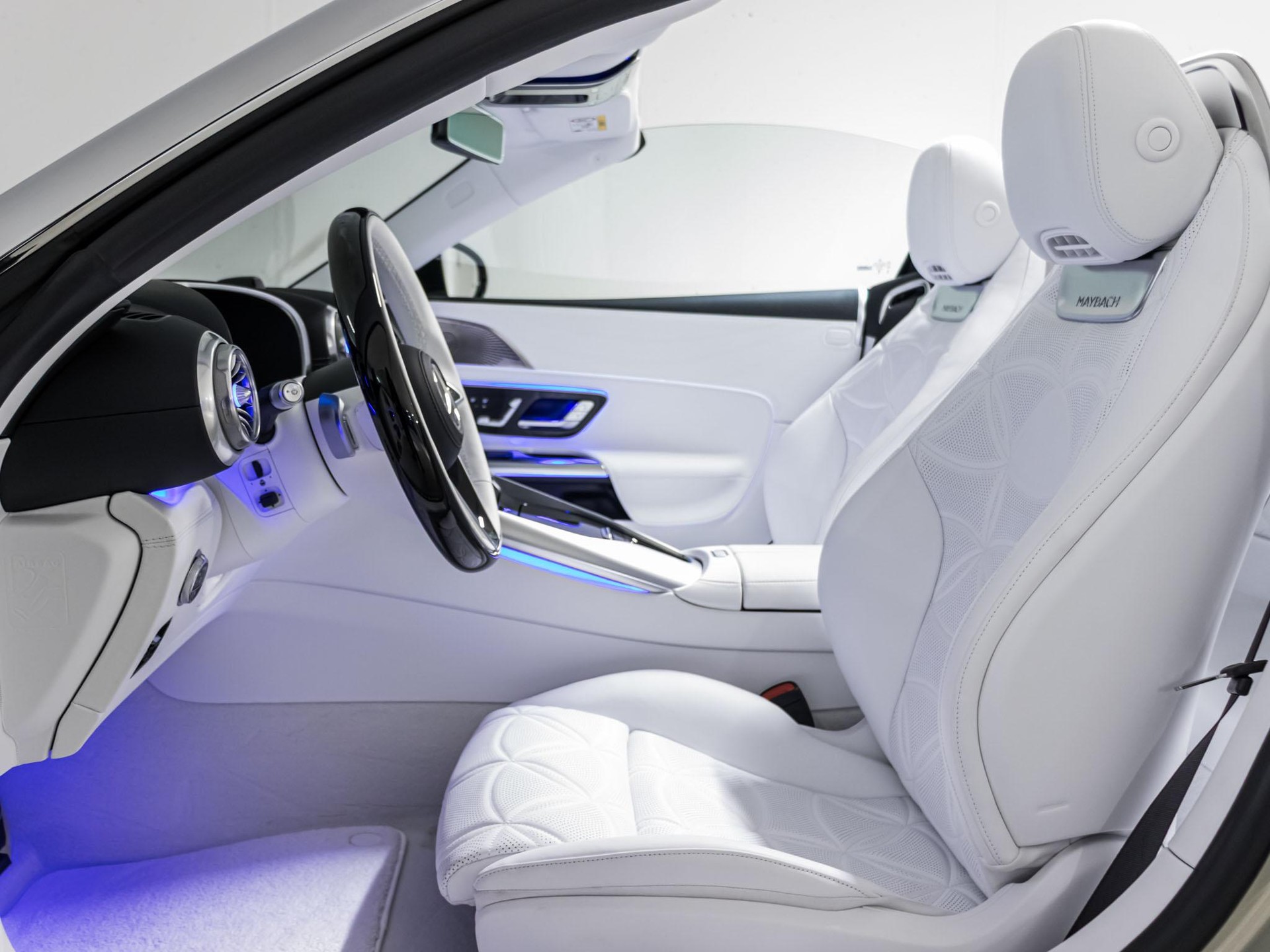 MERCEDES-BENZ SL 680 Monogram Series Maybach-image-6