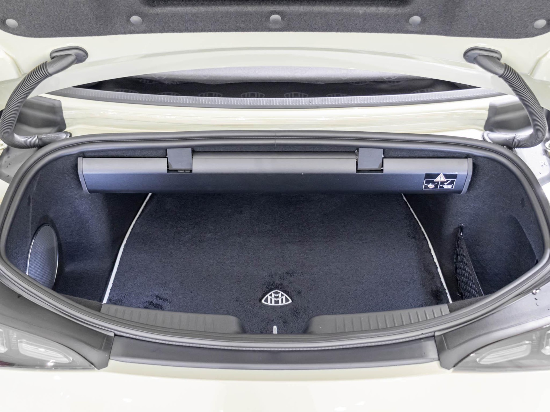MERCEDES-BENZ SL 680 Monogram Series Maybach-image-11