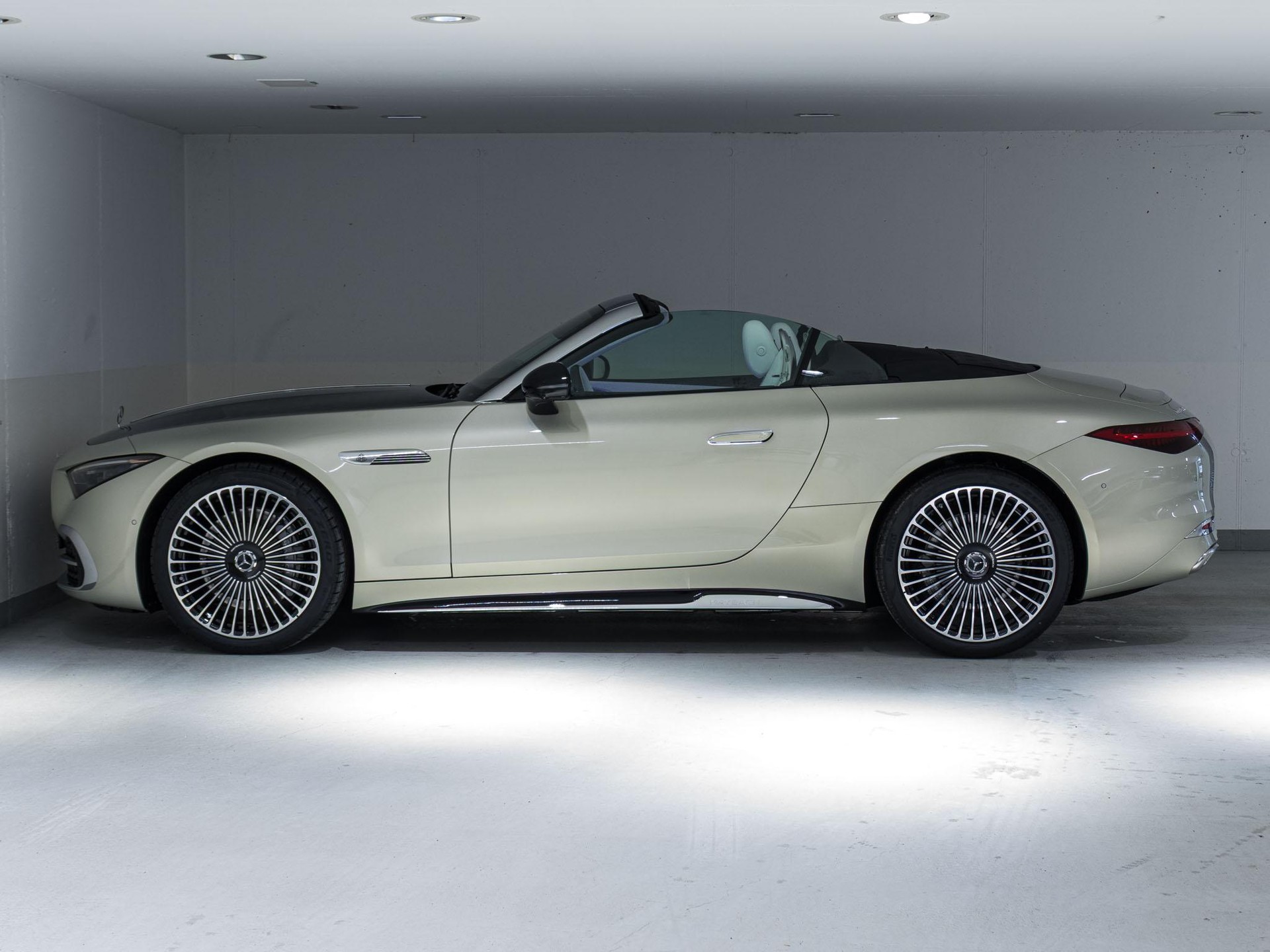 MERCEDES-BENZ SL 680 Monogram Series Maybach-image-4