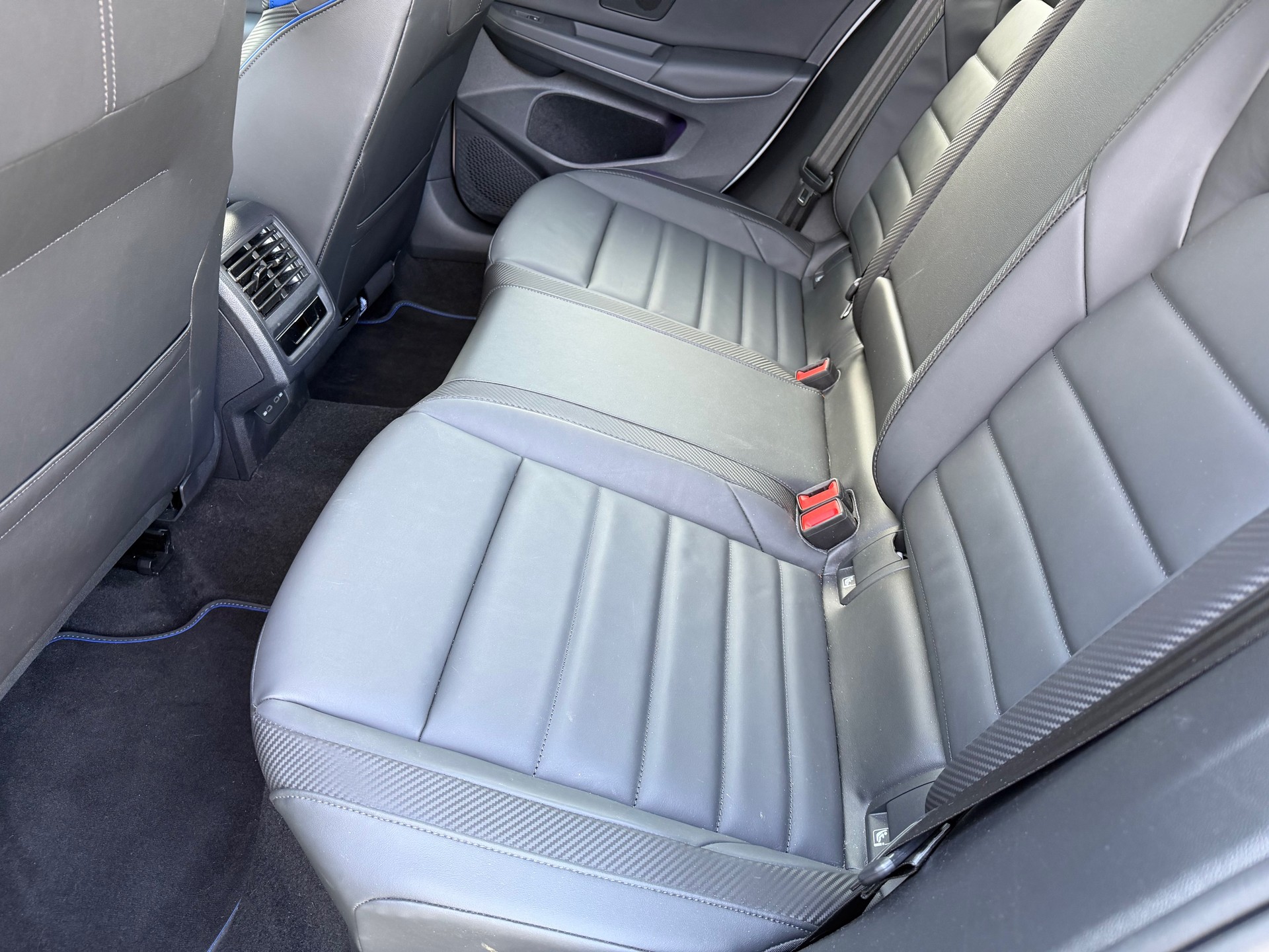 VW Golf 2.0 TSI R DSG 4Motion R 20 Years-image-7