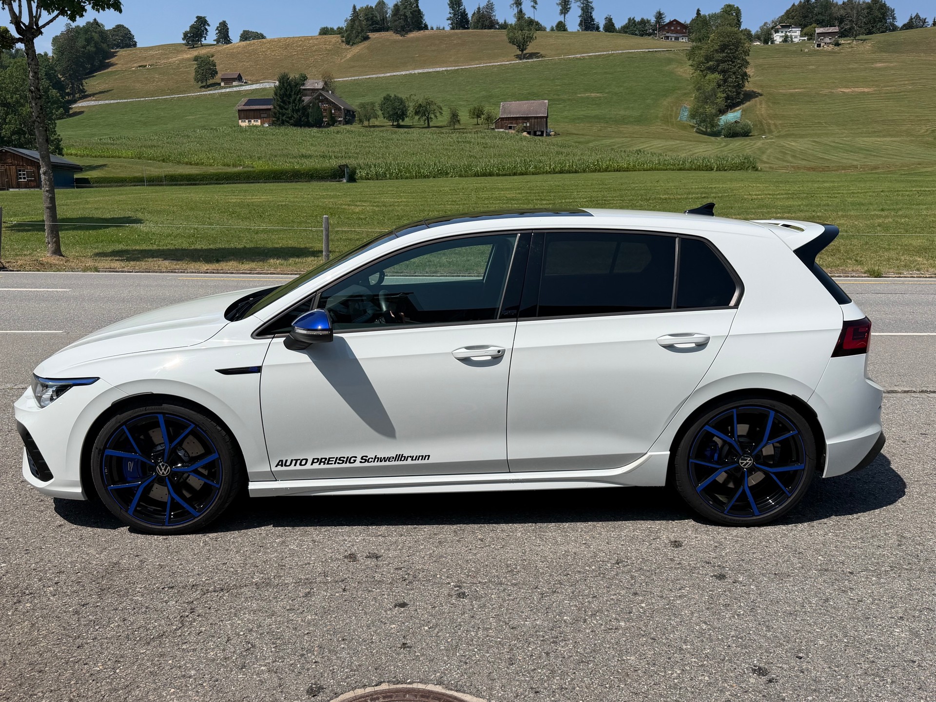 VW Golf 2.0 TSI R DSG 4Motion R 20 Years-image-2