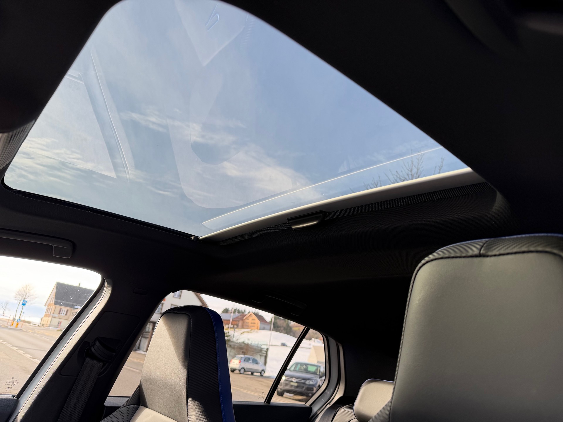 VW Golf 2.0 TSI R DSG 4Motion R 20 Years-image-6
