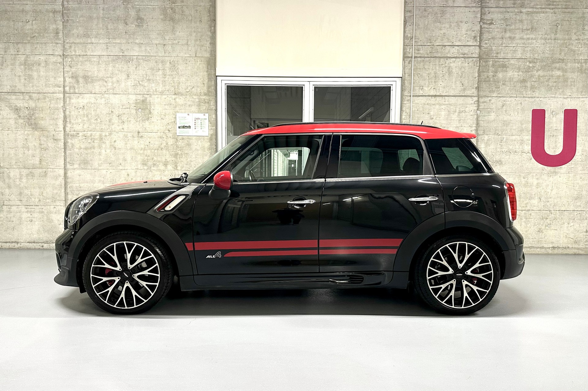 MINI Countryman John Cooper Works ALL4-image-3