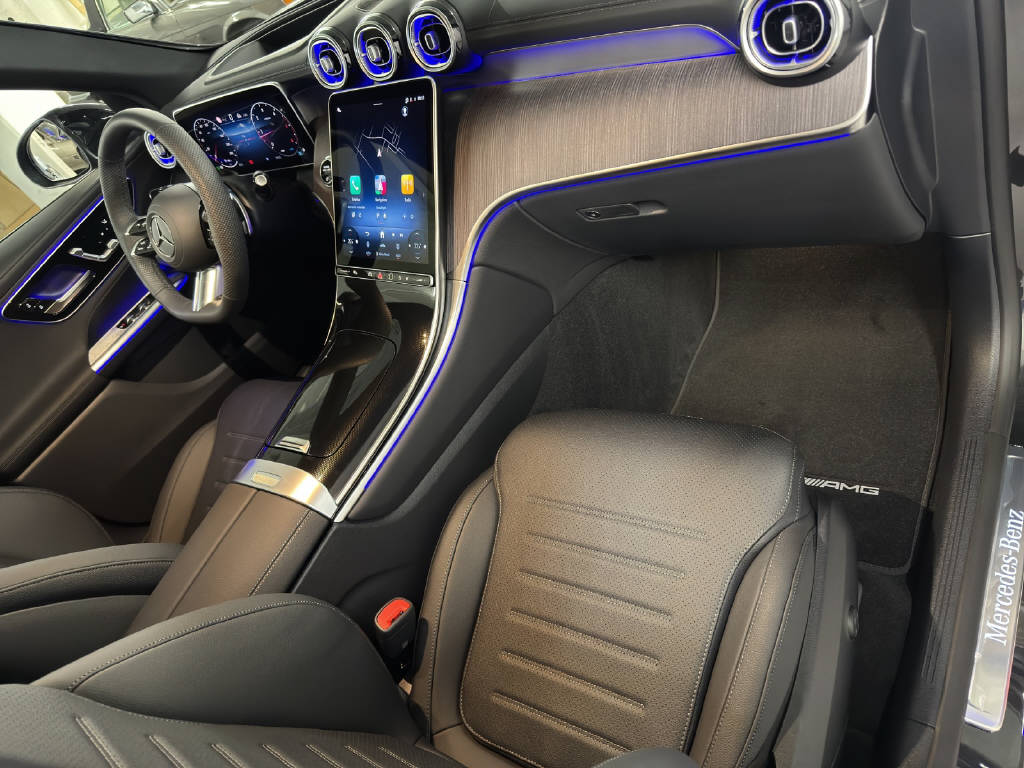 MERCEDES-BENZ GLC 220 d AMG Line 4Matic-image-10