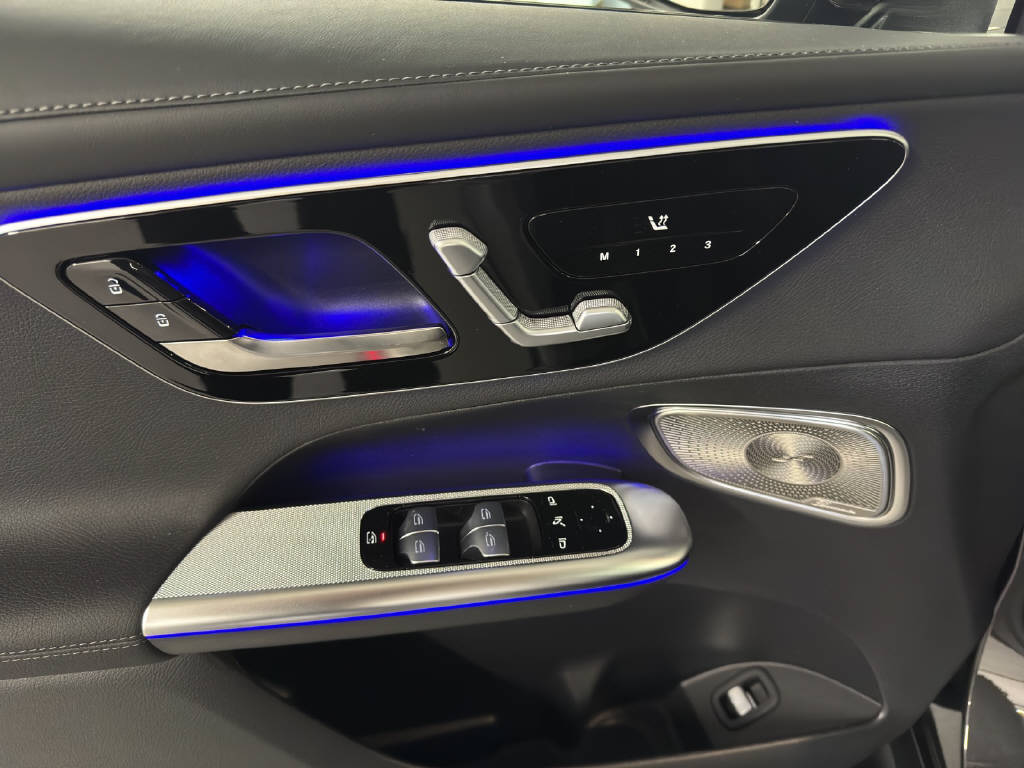 MERCEDES-BENZ GLC 220 d AMG Line 4Matic-image-5