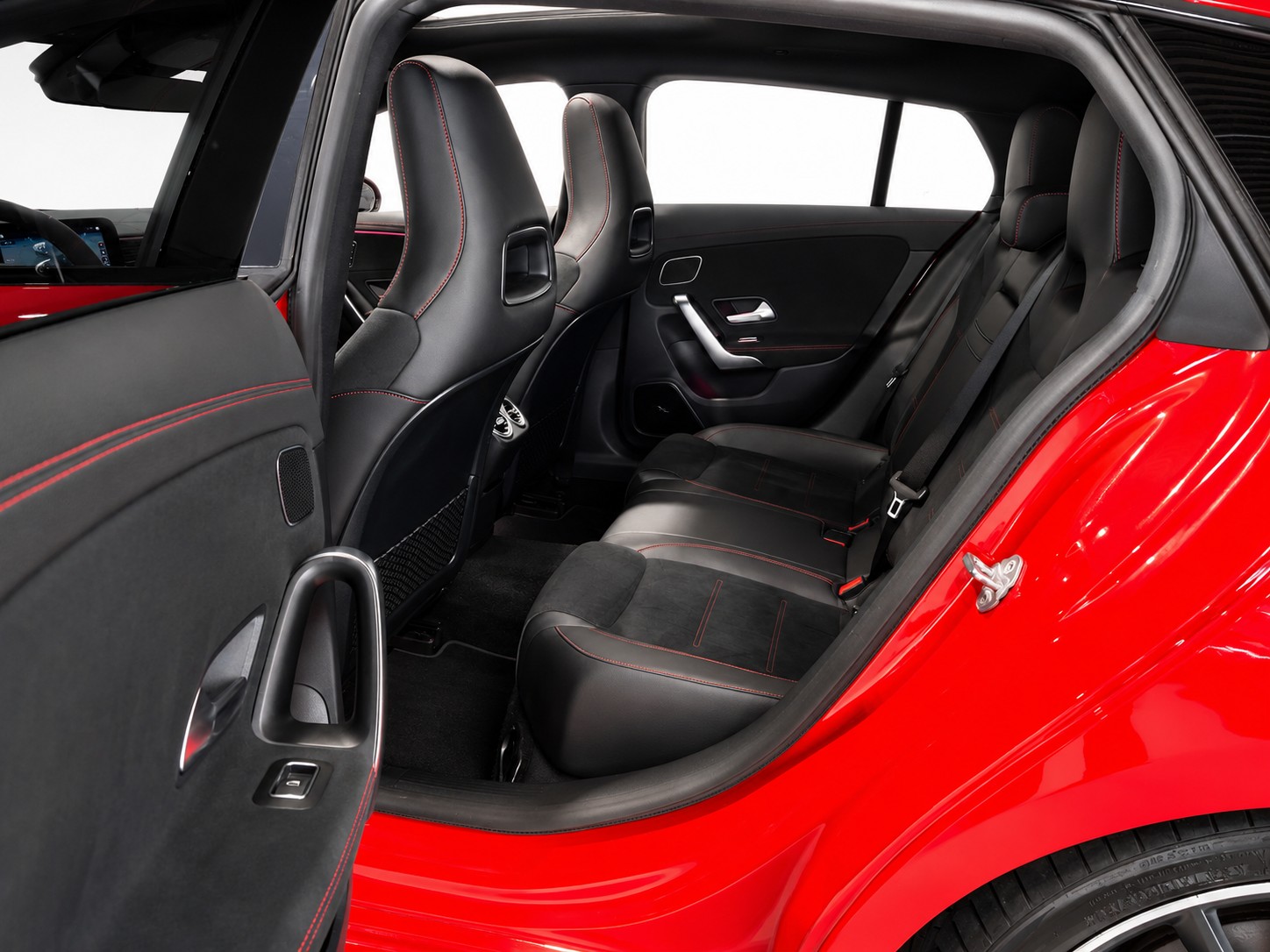 MERCEDES-BENZ CLA 35 AMG 4matic Shooting Brake-image-11