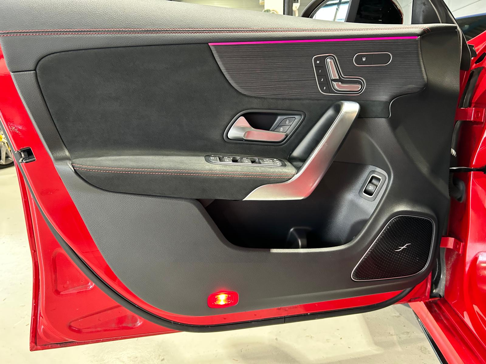 MERCEDES-BENZ CLA 35 AMG 4matic Shooting Brake-image-24