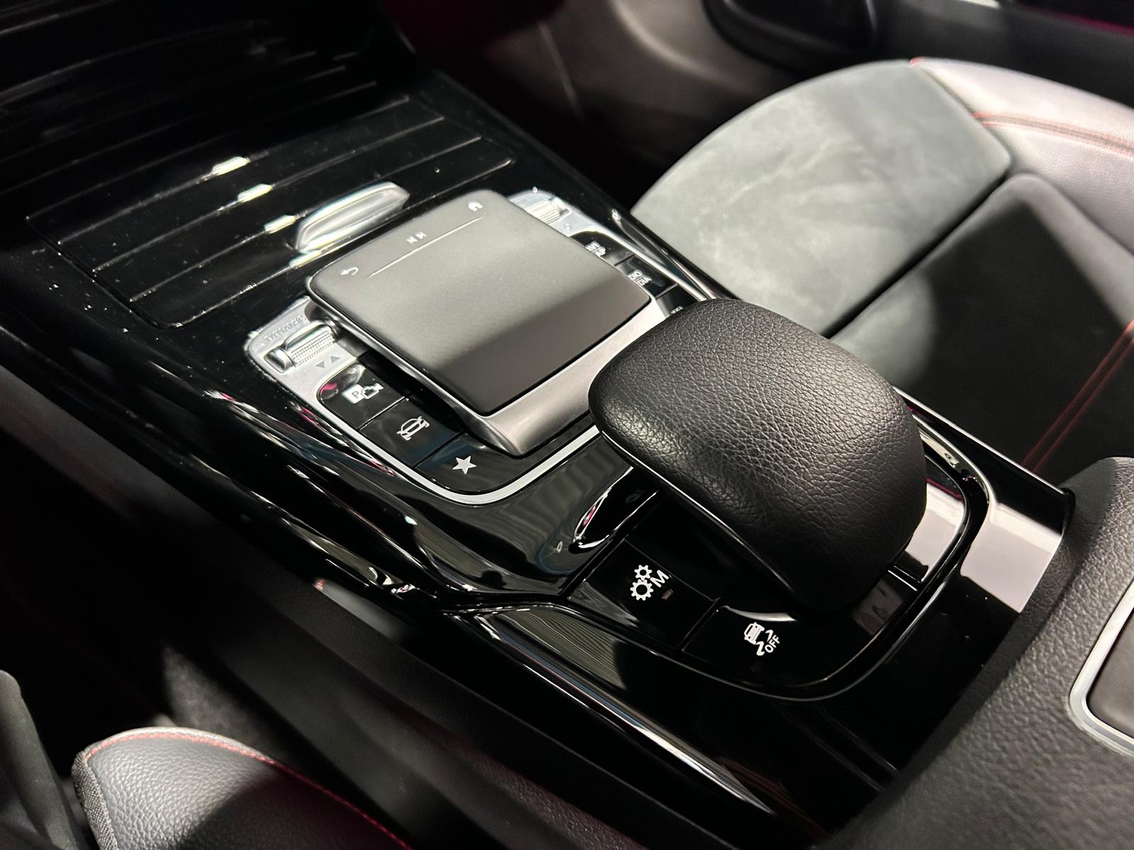 MERCEDES-BENZ CLA 35 AMG 4matic Shooting Brake-image-18