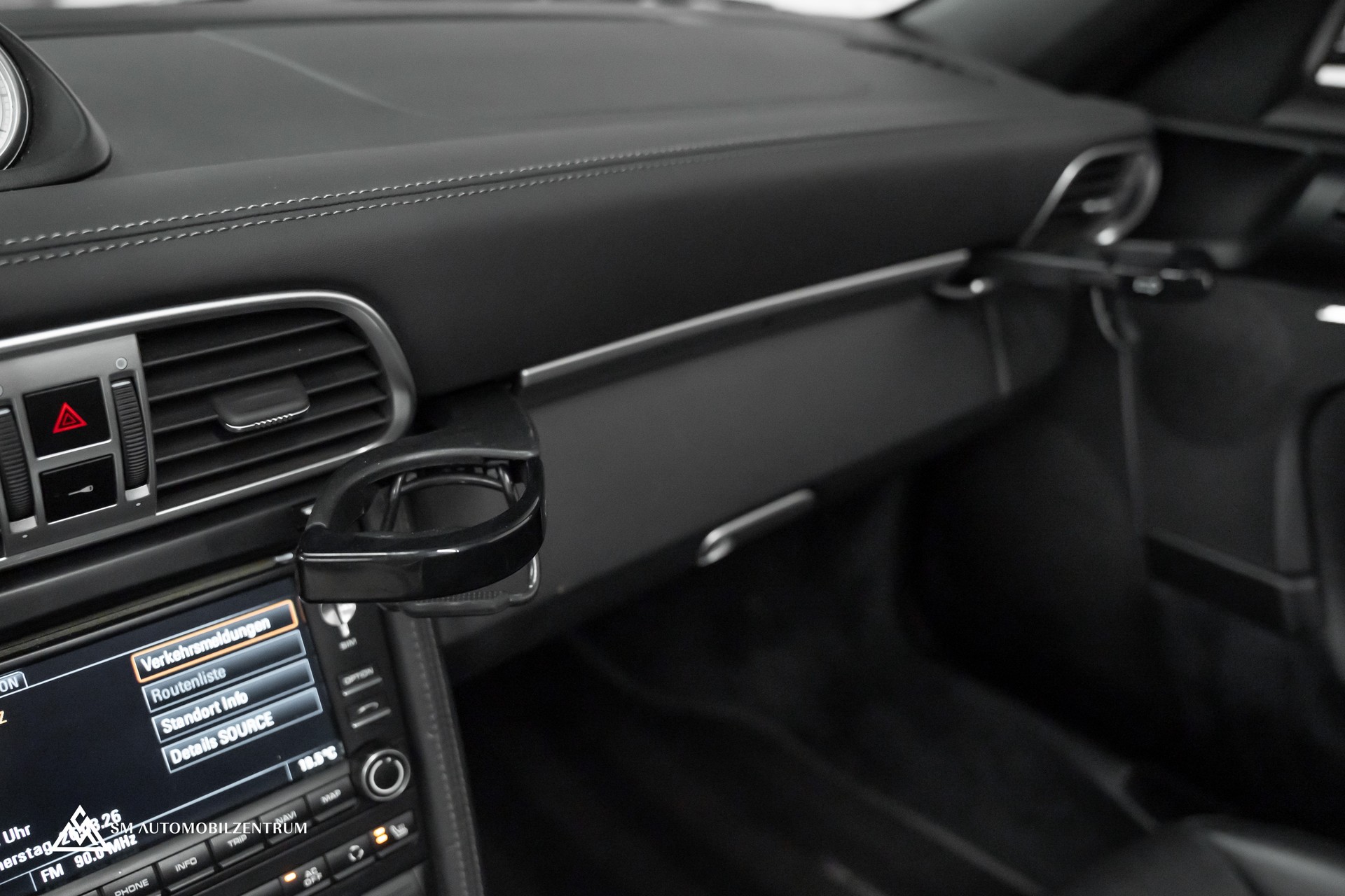 PORSCHE 911 Cabriolet 3.8 Carrera 4S PDK / Sport Chrono Plus / Bose-image-28