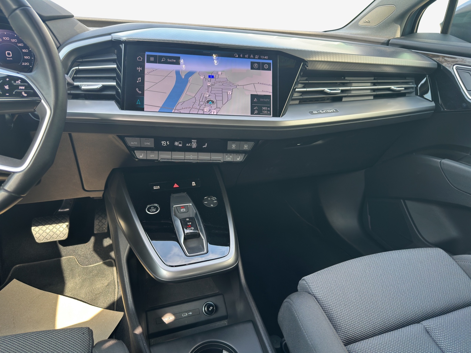 AUDI Q4 e-tron 50 quattro-image-10