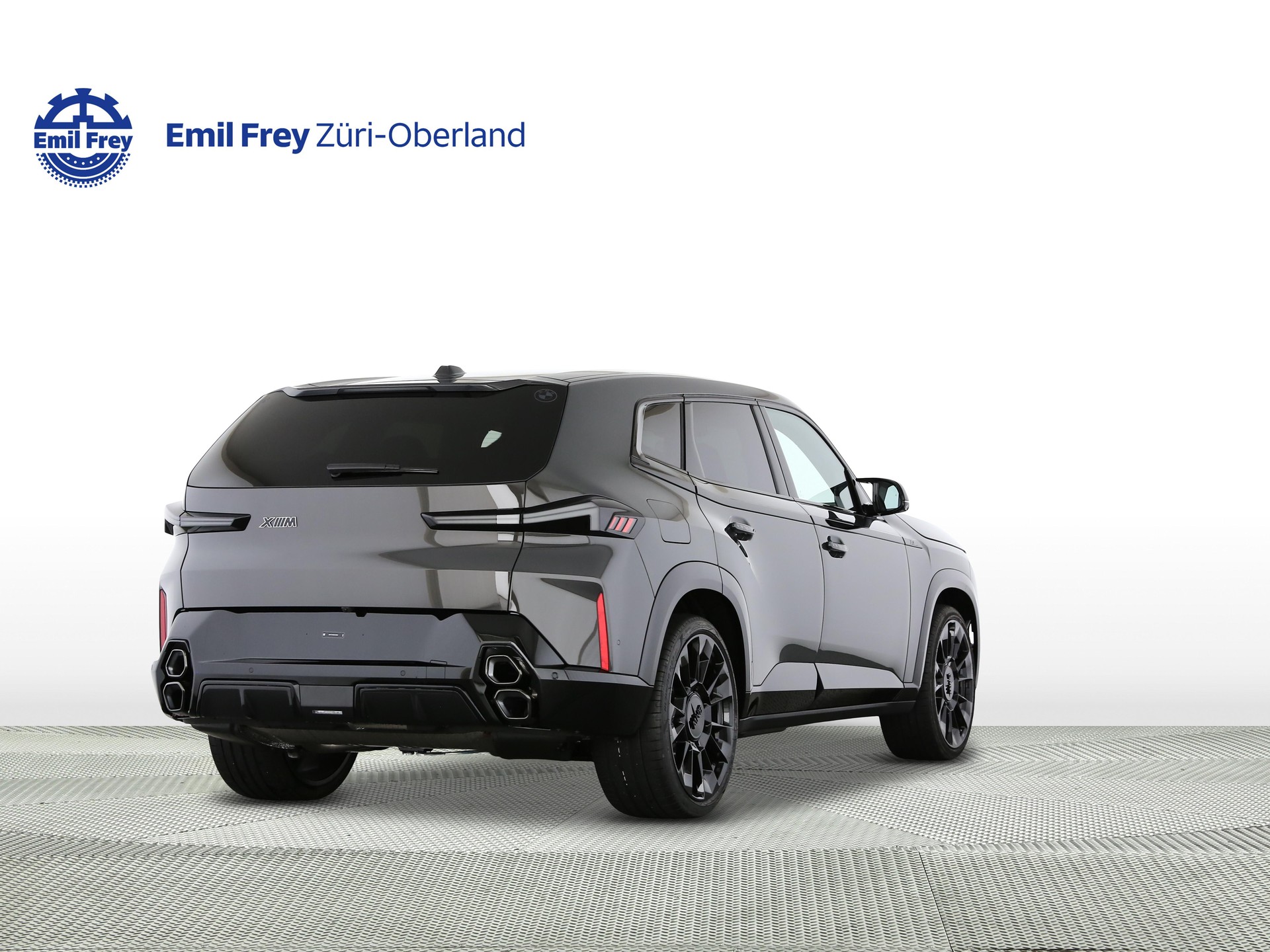 BMW XM 50e Plug-in Hybrid-showroom-element-2