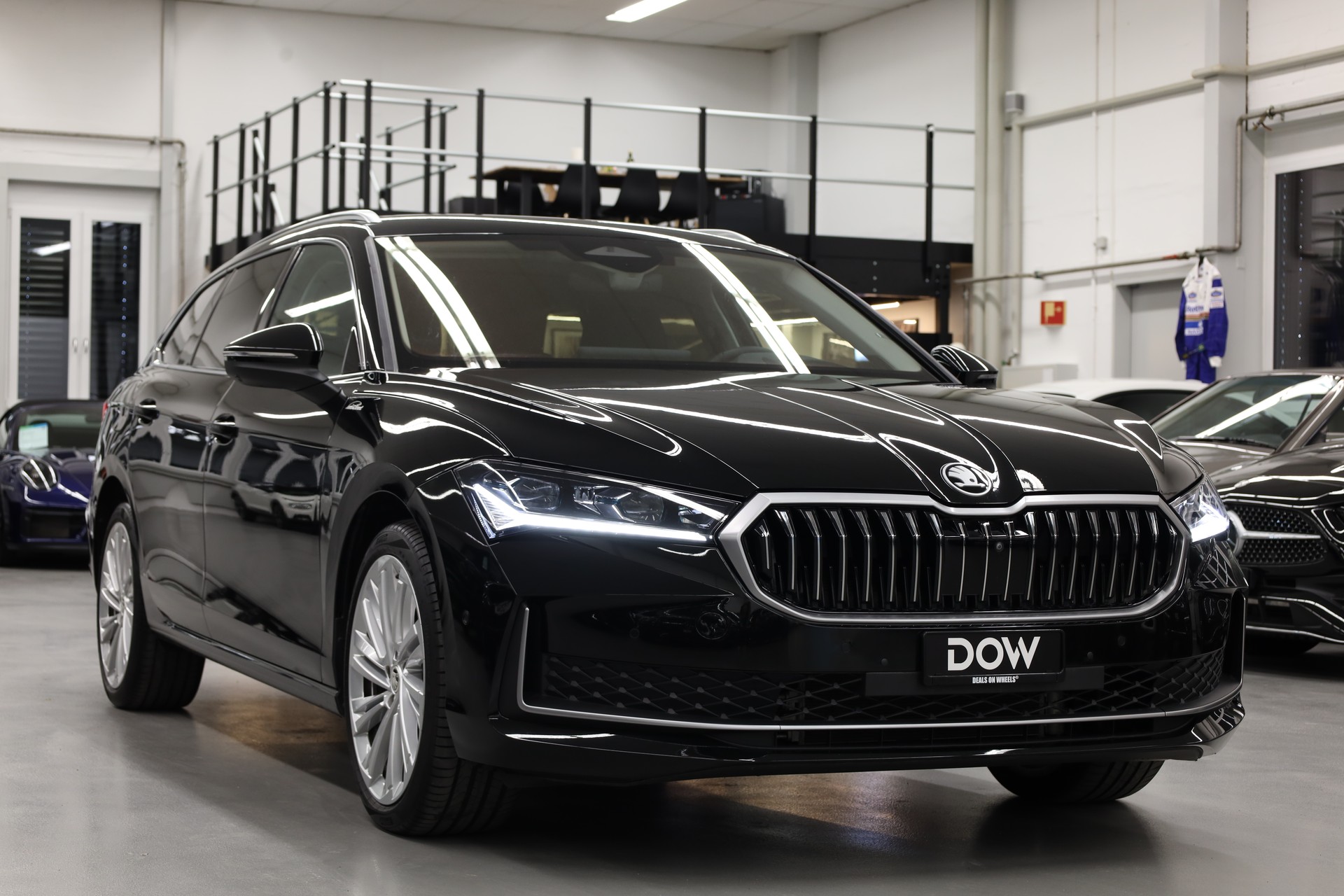 SKODA Superb Combi 2.0 TDI L & K 4x4 DSG-showroom-element-3