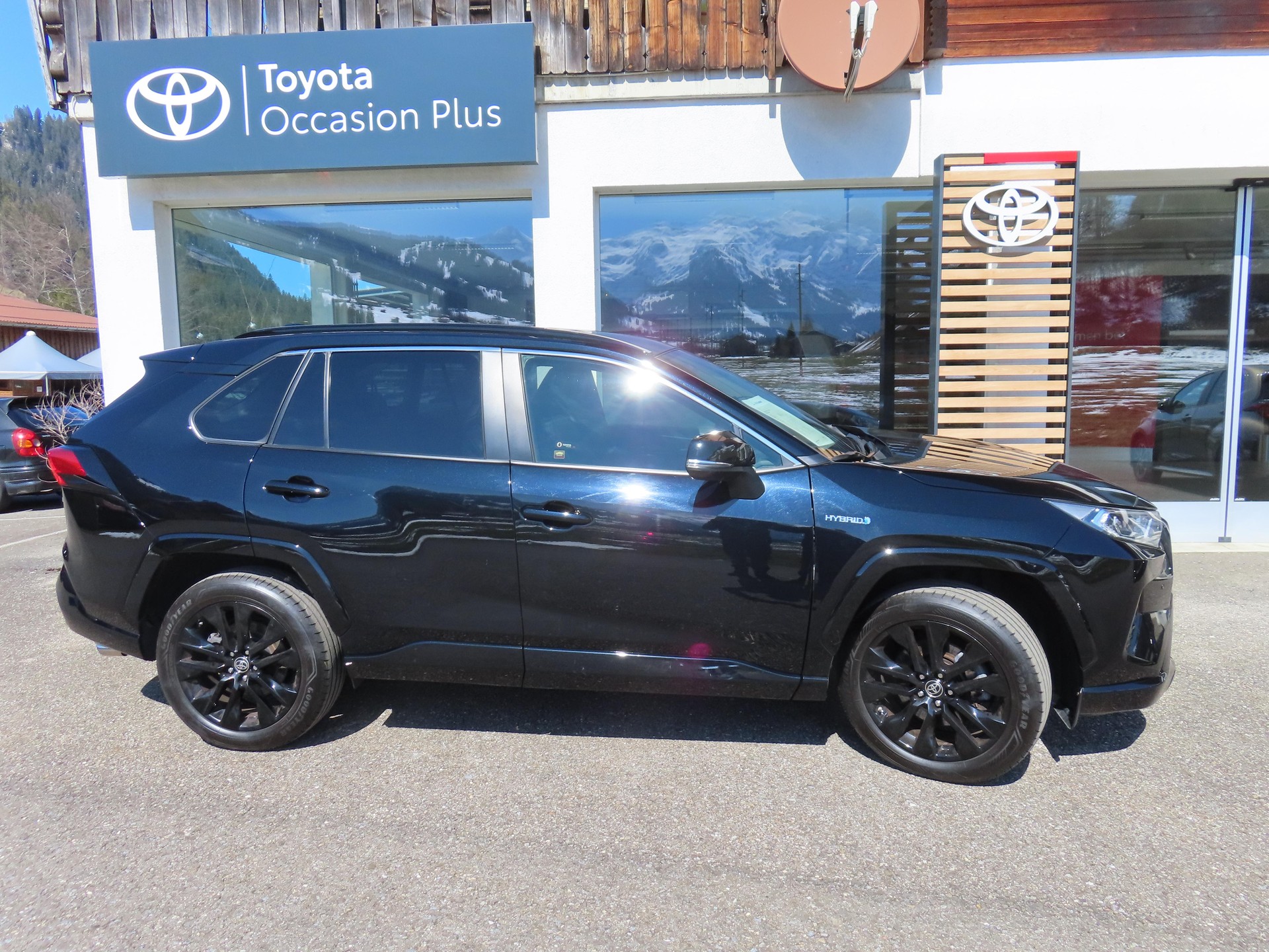 TOYOTA RAV4 2.5 HEV Black Edition-showroom-element-2