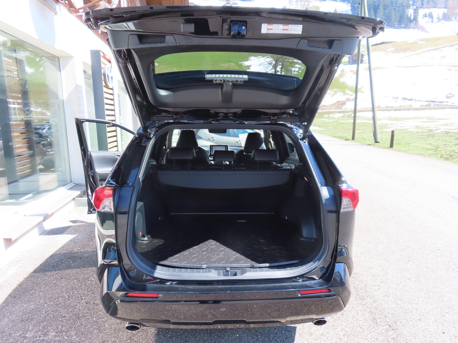 TOYOTA RAV4 2.5 HEV Black Edition-image-7