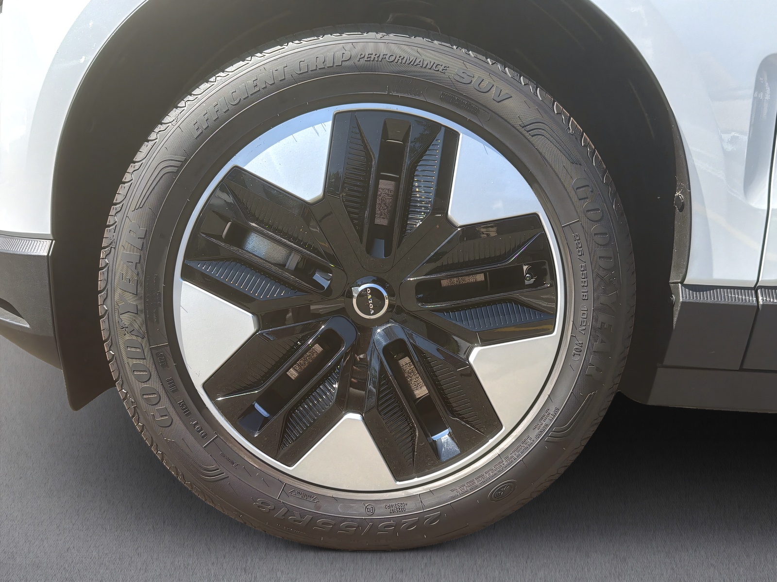 VOLVO EX30 E60 Core-image-17