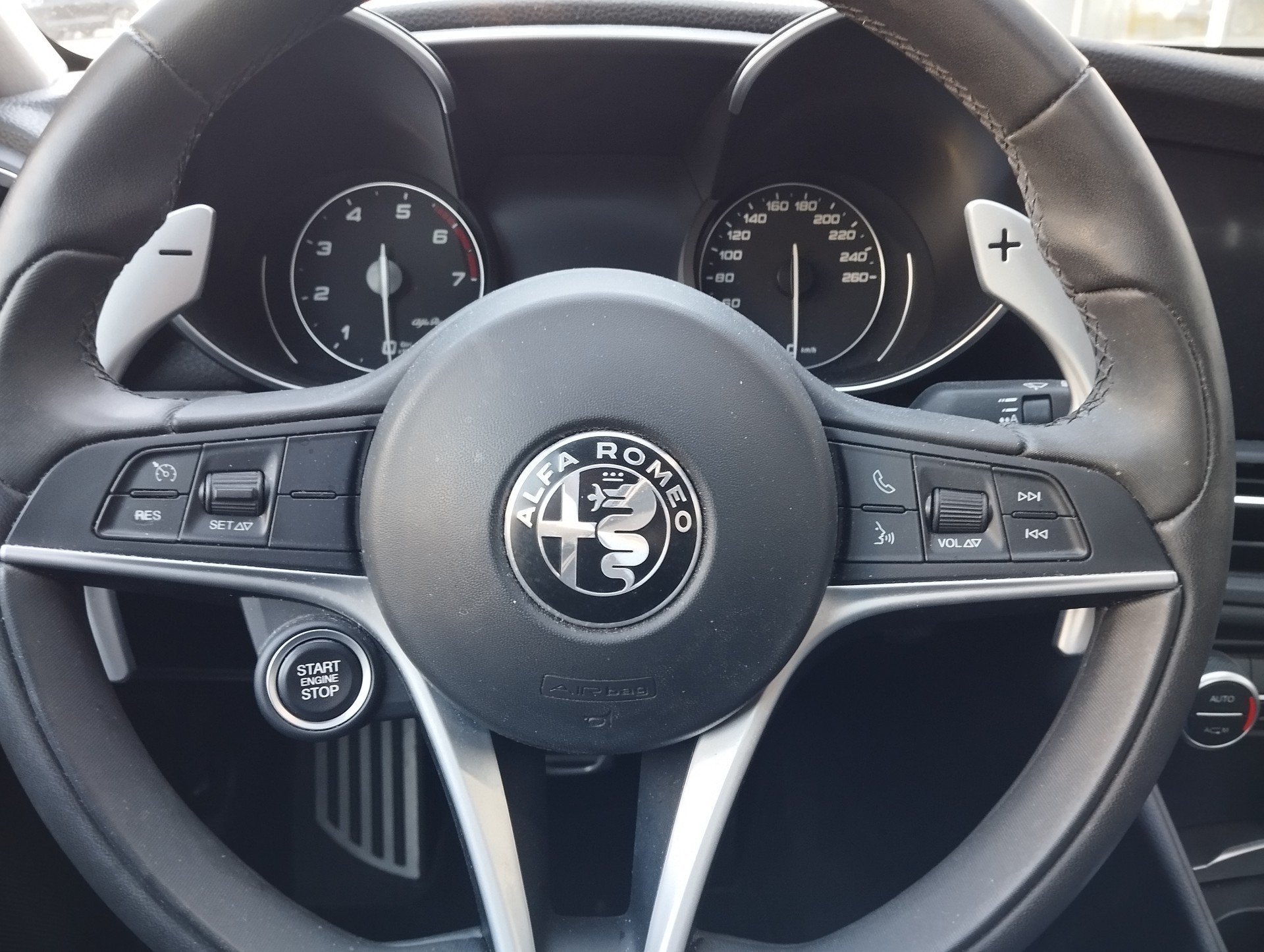 ALFA ROMEO Giulia 2.0 Veloce Q4 Automatic-image-7
