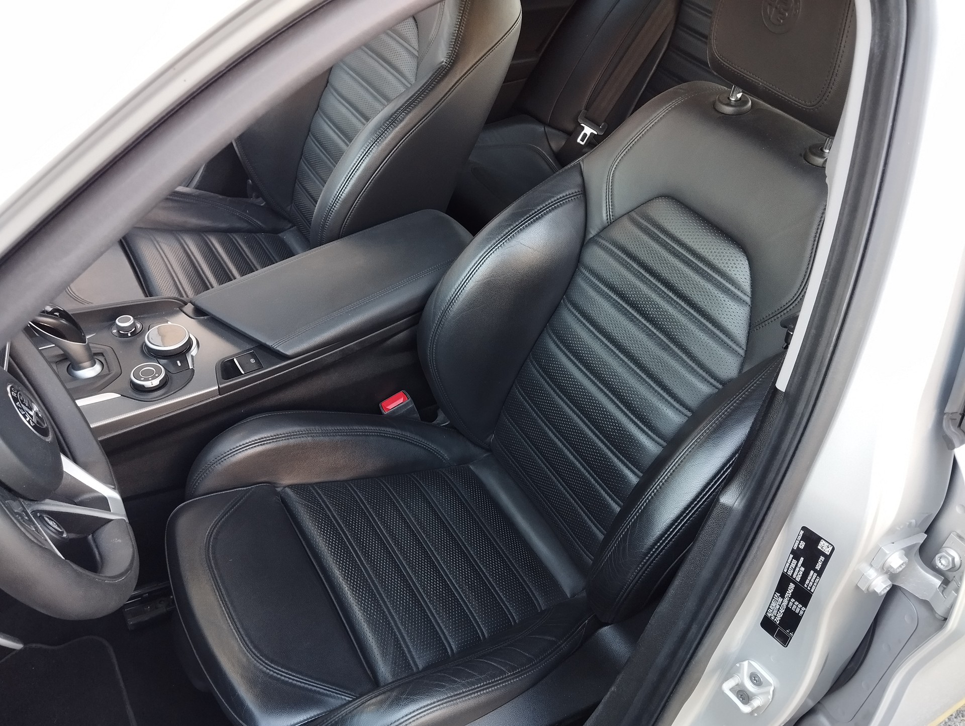 ALFA ROMEO Giulia 2.0 Veloce Q4 Automatic-image-5