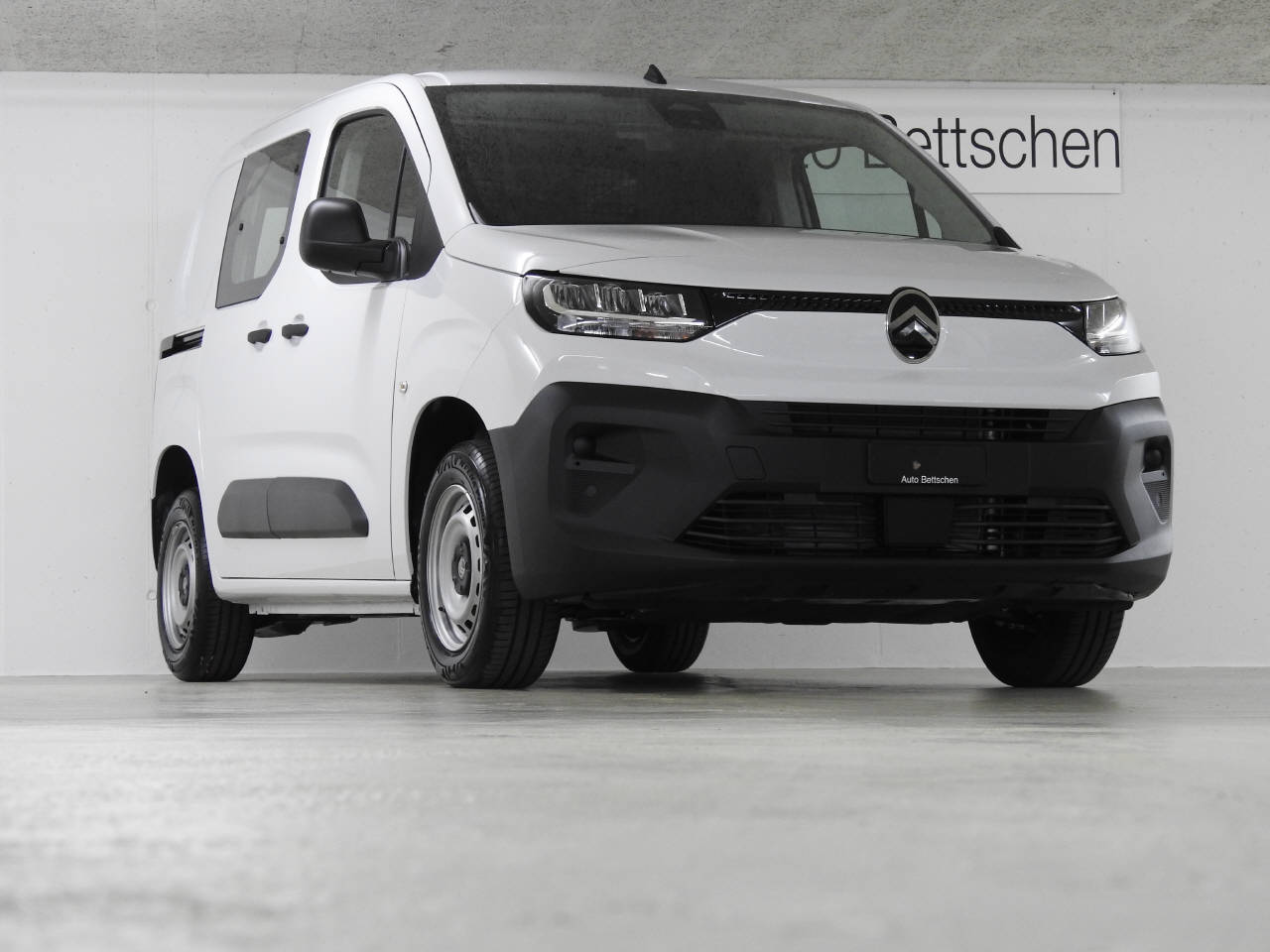 CITROEN Berlingo M 1.2 PureTech 110 First S/S-image-1