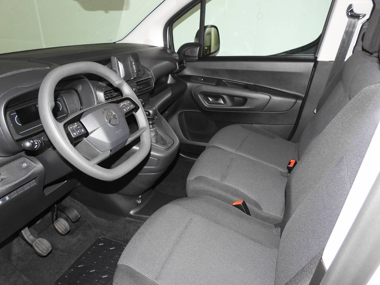 CITROEN Berlingo M 1.2 PureTech 110 First S/S-image-13