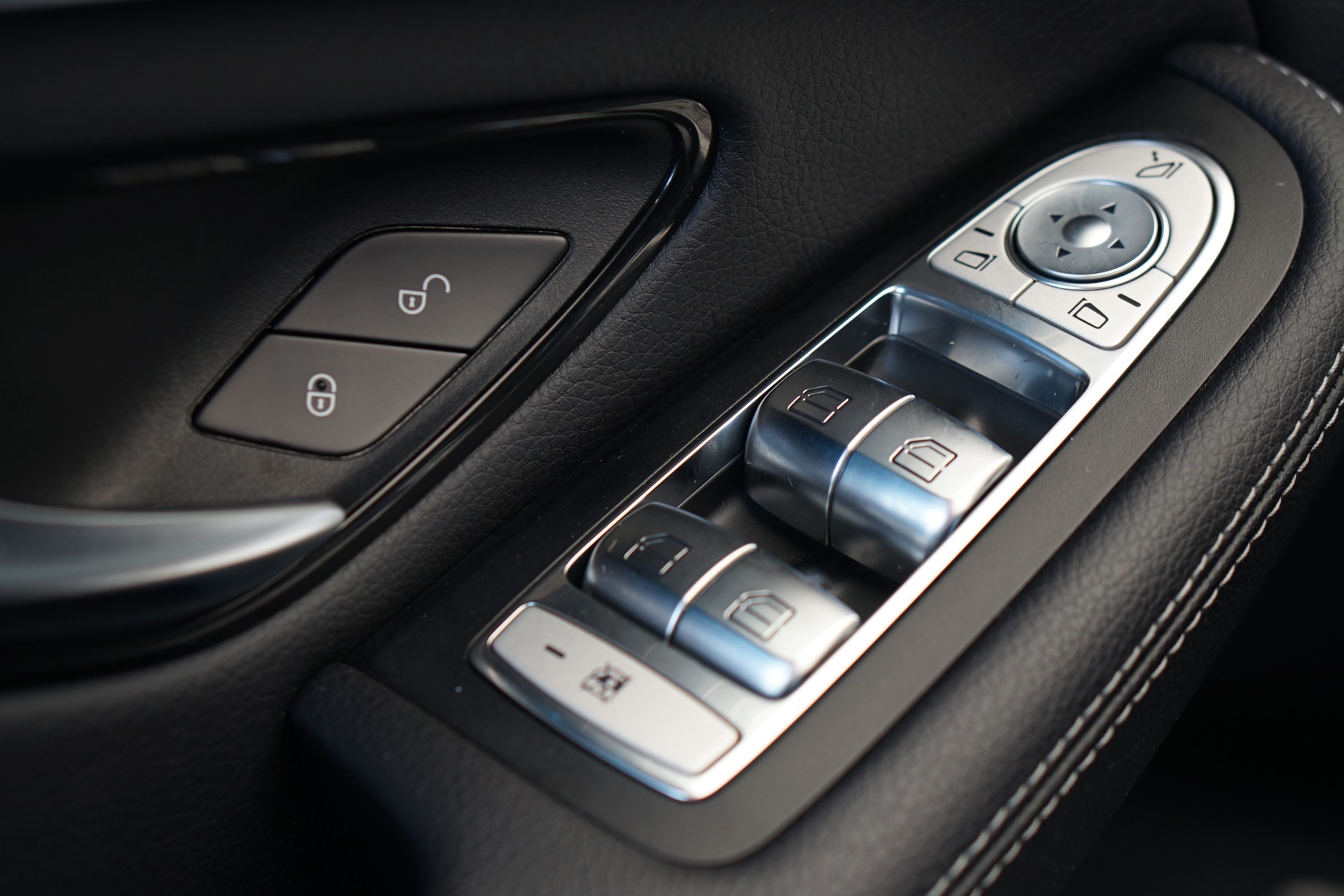 MERCEDES-BENZ GLC Coupé 43 AMG 4Matic 9G-Tronic *CH-Fahrzeug* *Burmester* *Panorama*-image-24