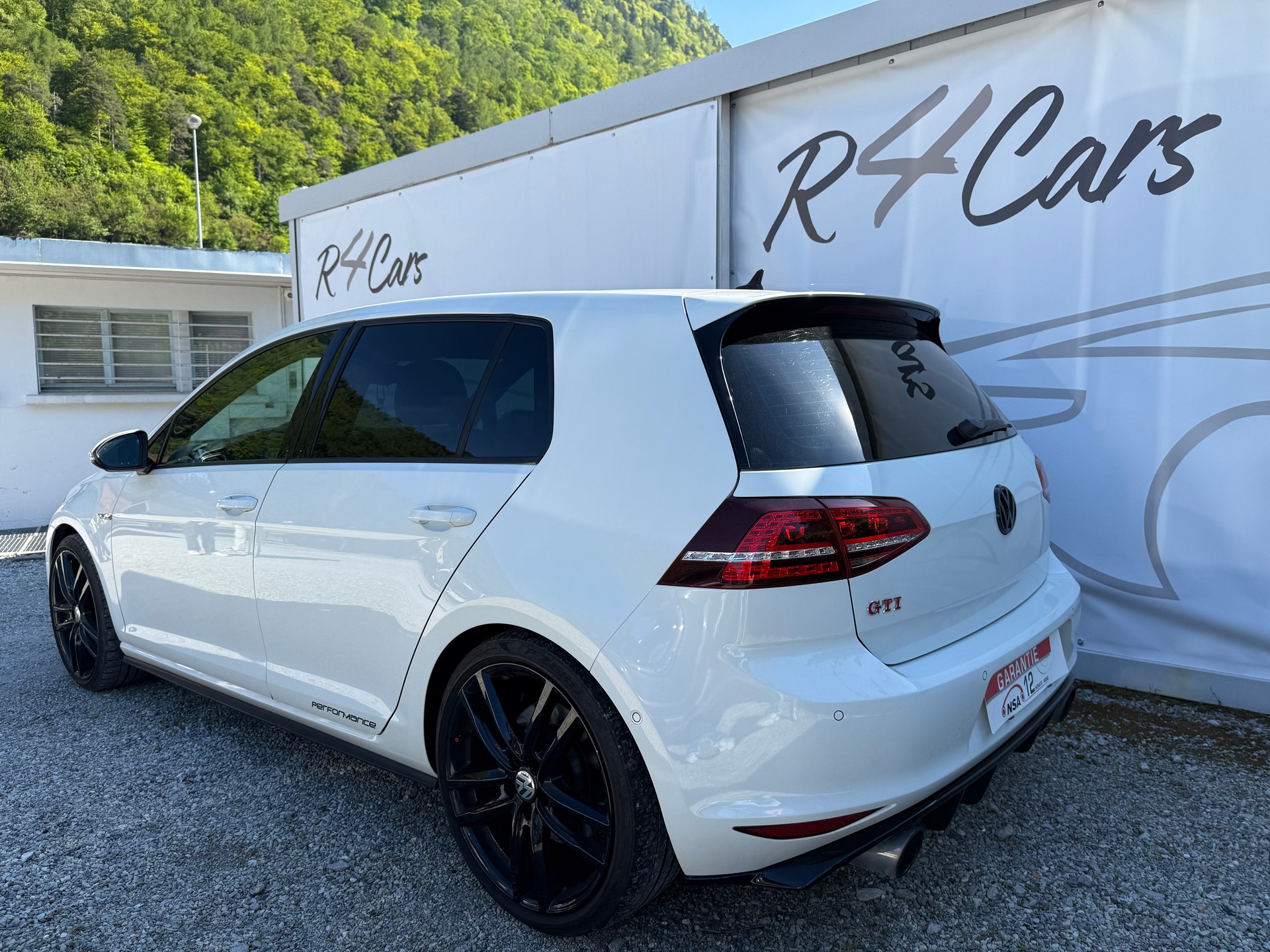 VW Golf 2.0 TSI GTI Performance DSG-image-8