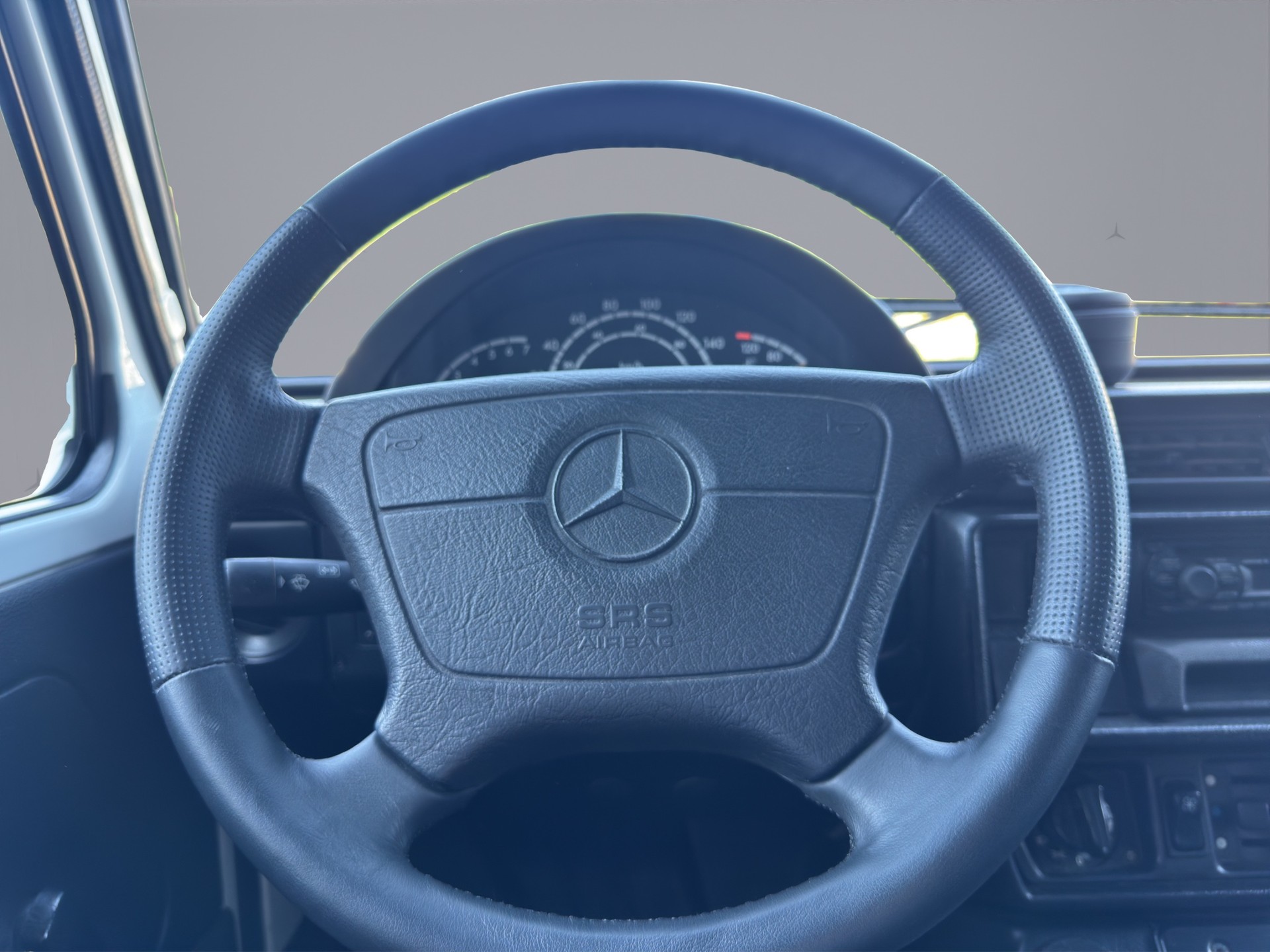 MERCEDES-BENZ Work-image-8