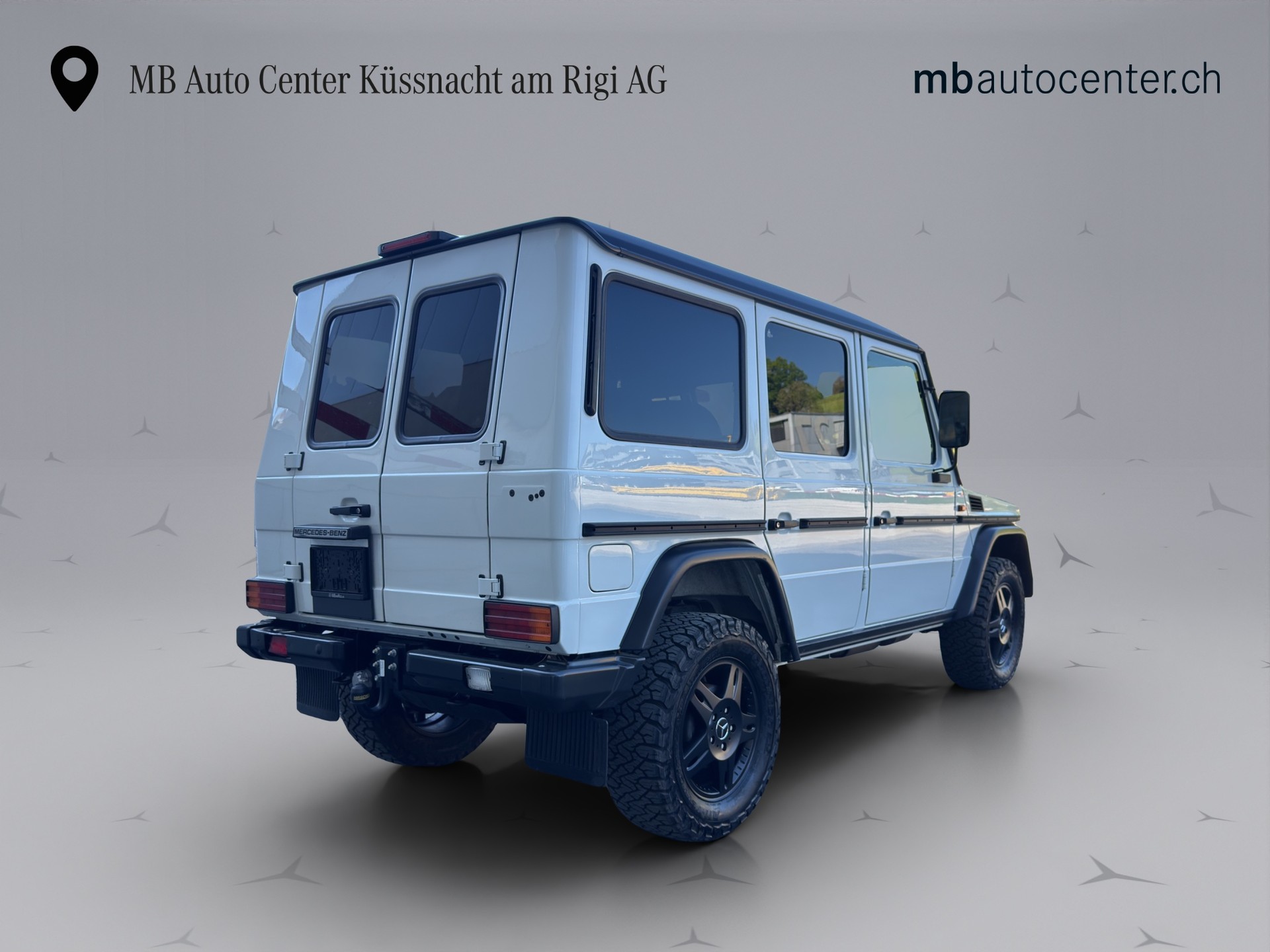 MERCEDES-BENZ Work-image-4